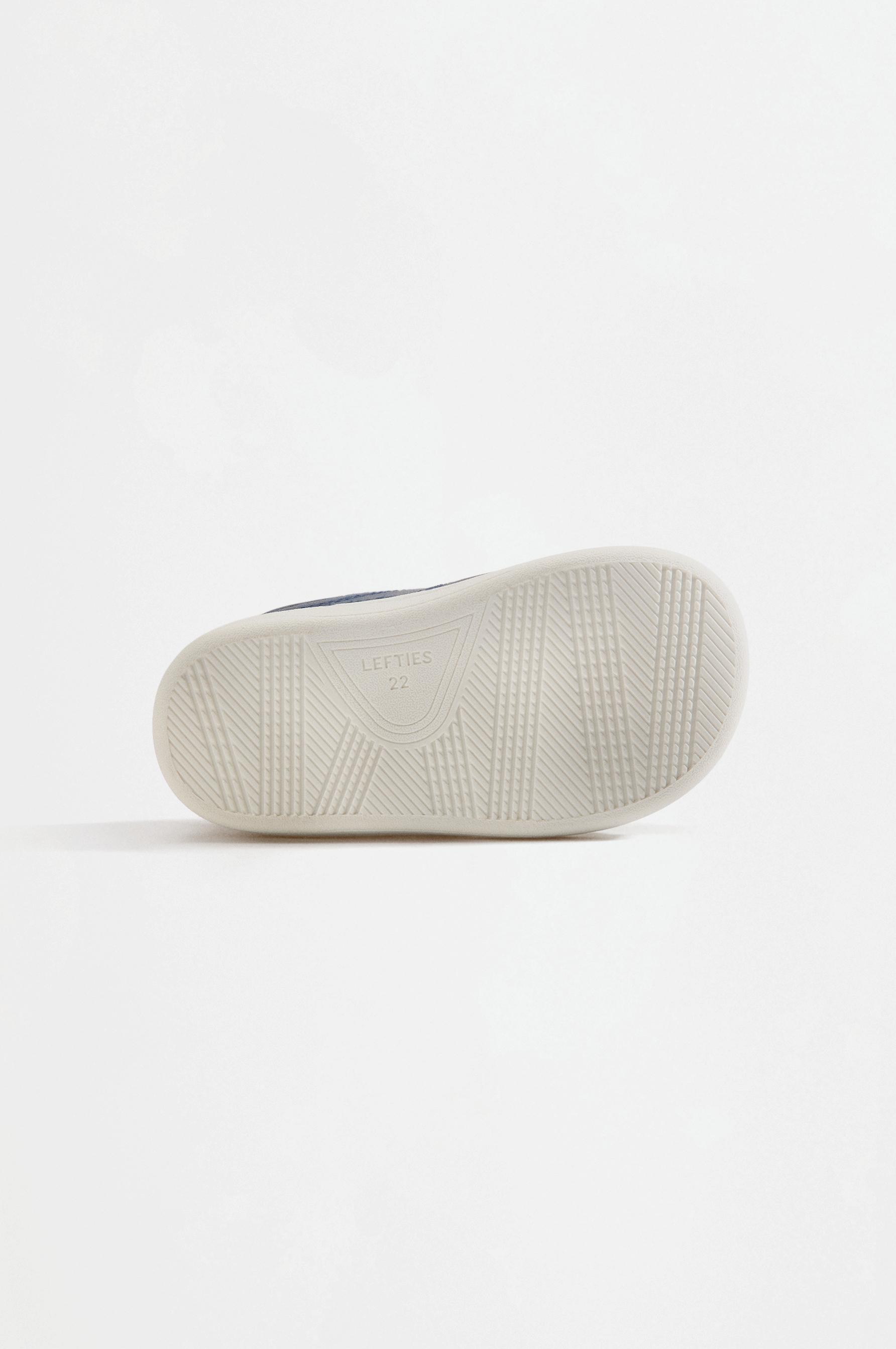 Barefoot sneakers