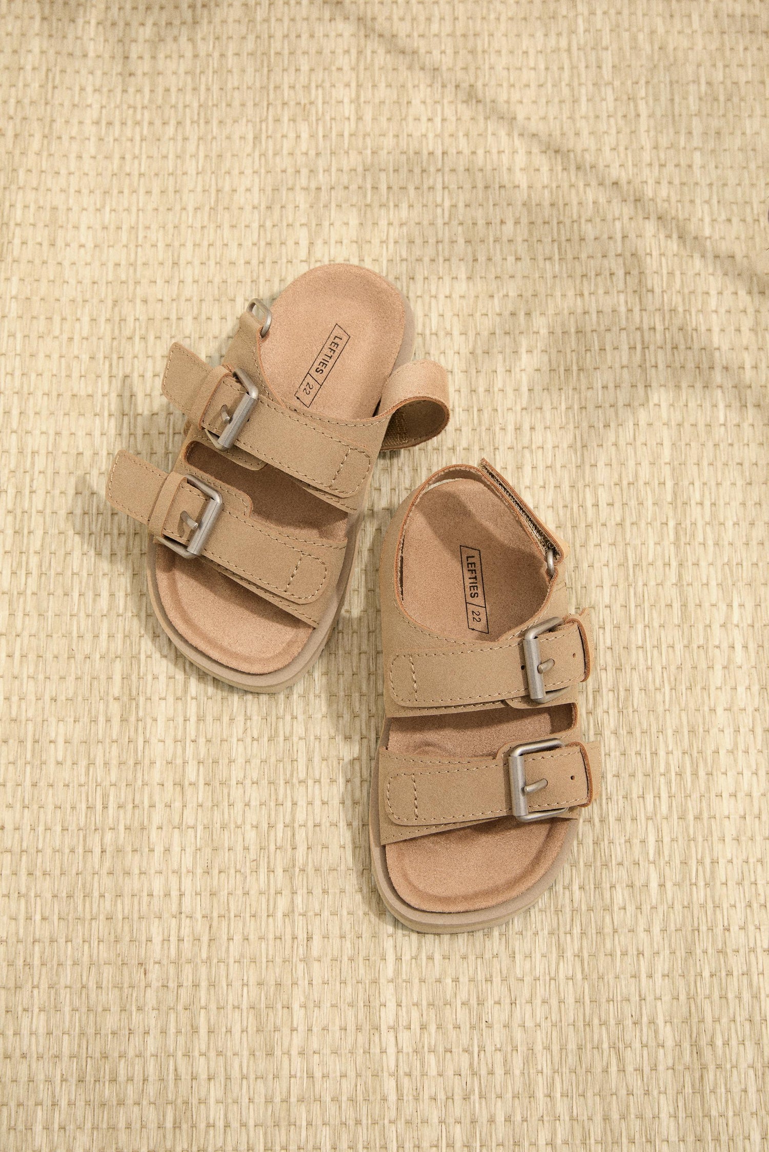 BUCKLE SANDALS