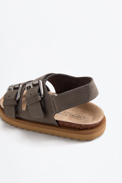 BUCKLE SANDALS