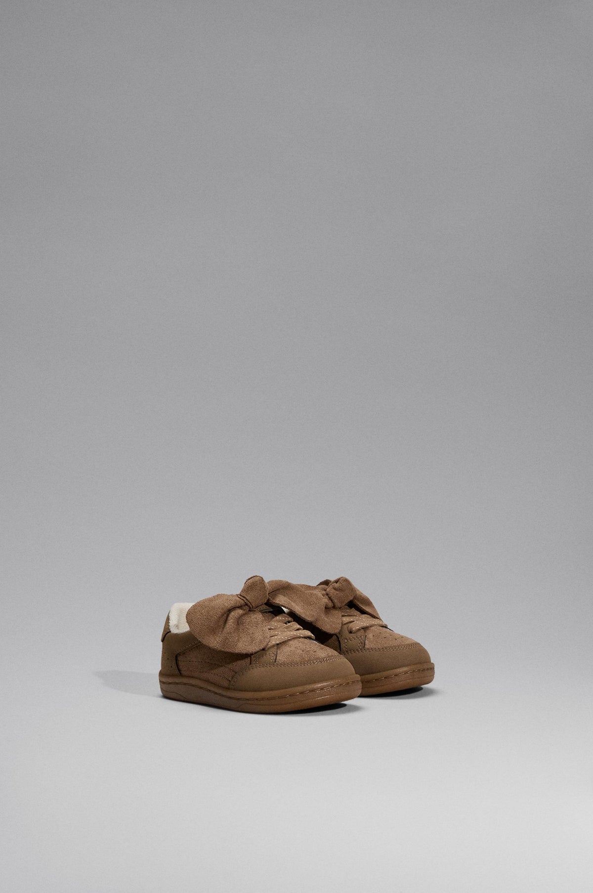 Barefoot bow slippers