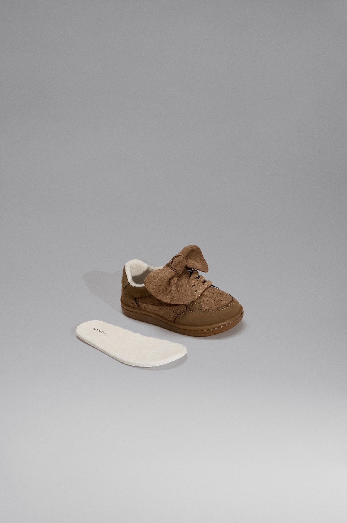 Barefoot bow slippers