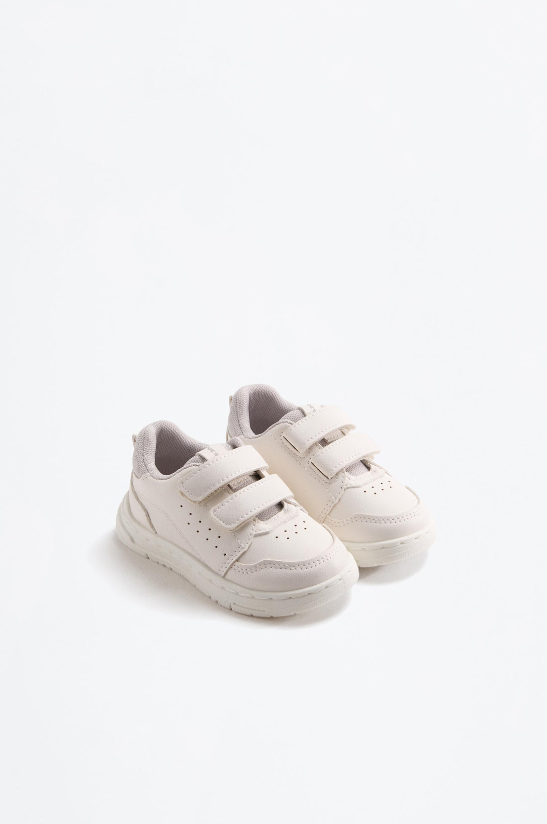 Minimalist athletic shoe