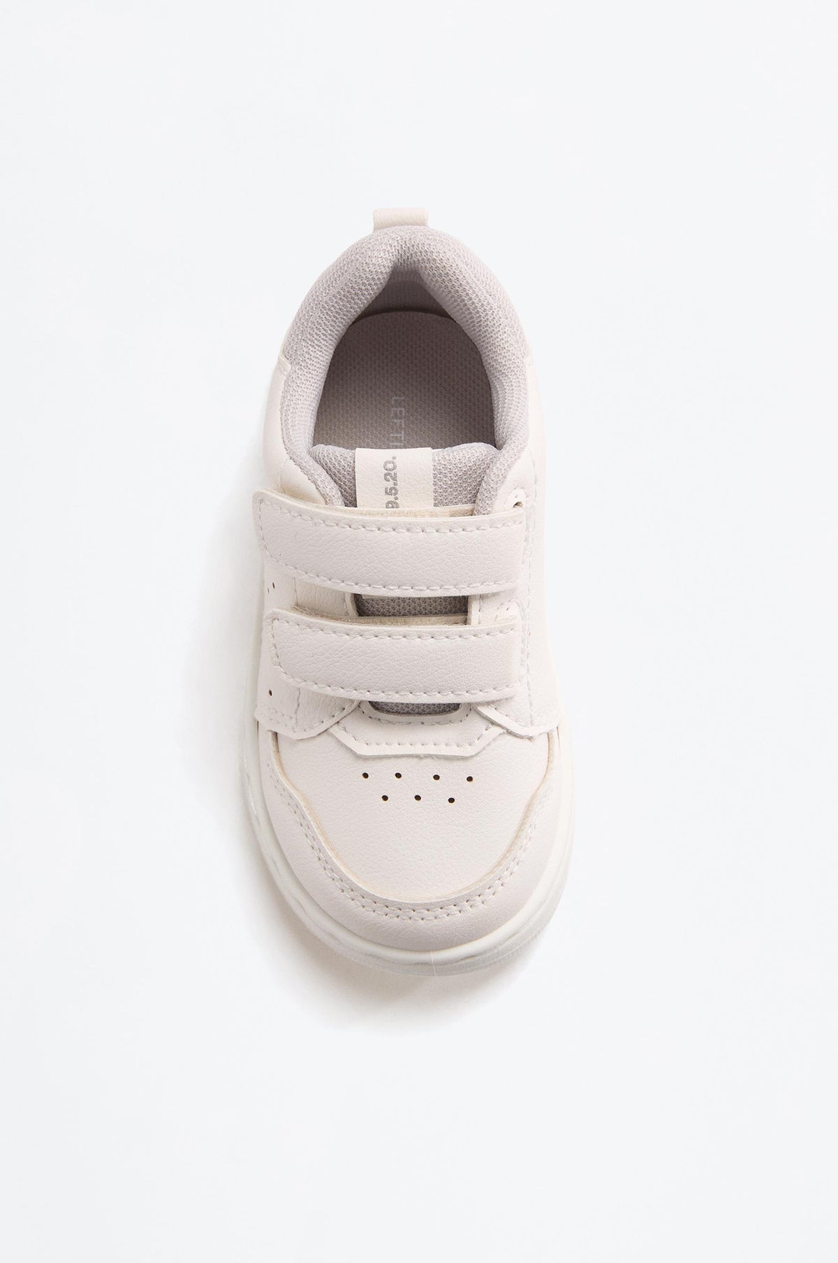 Minimalist athletic shoe