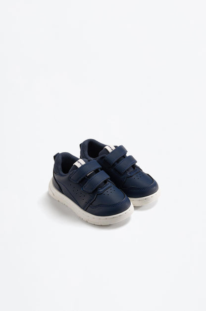 Minimalist athletic shoe - NAVY BLUE / 19