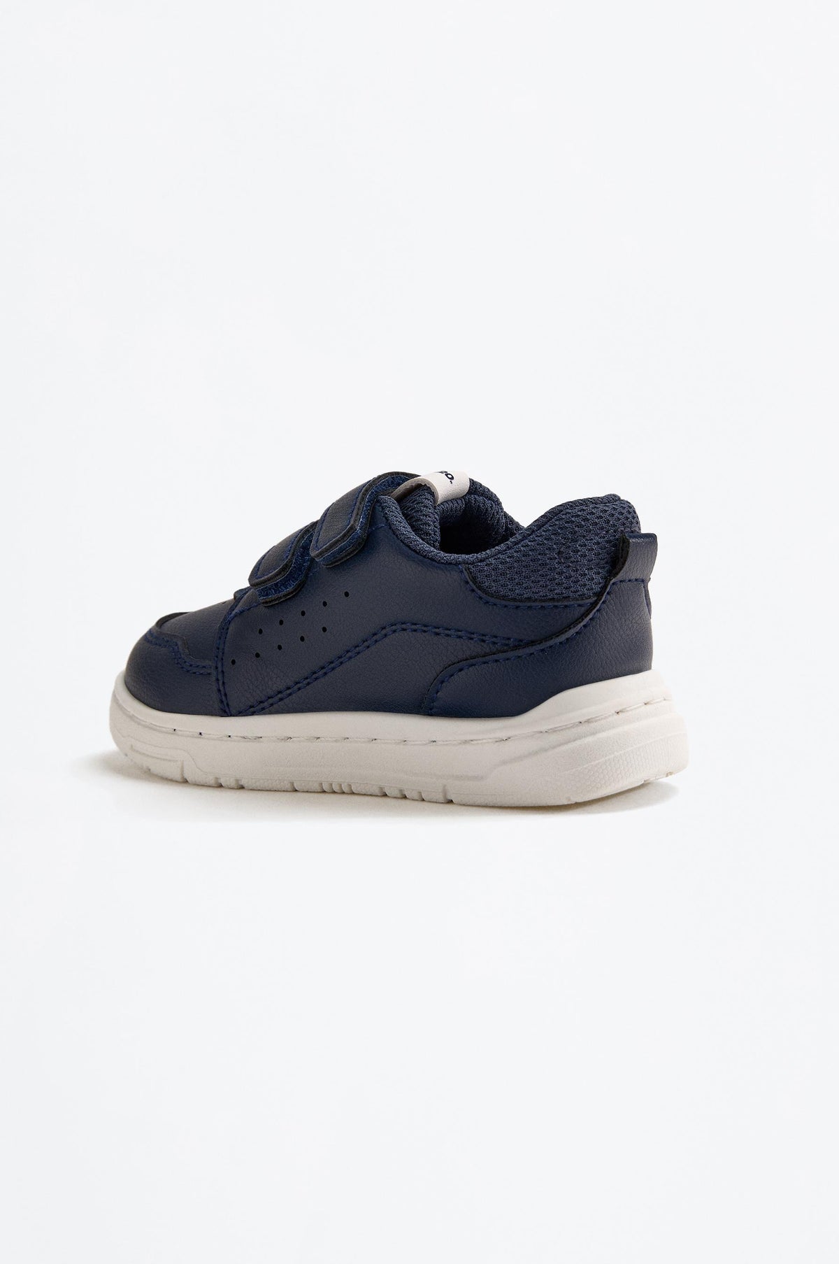Minimalist athletic shoe