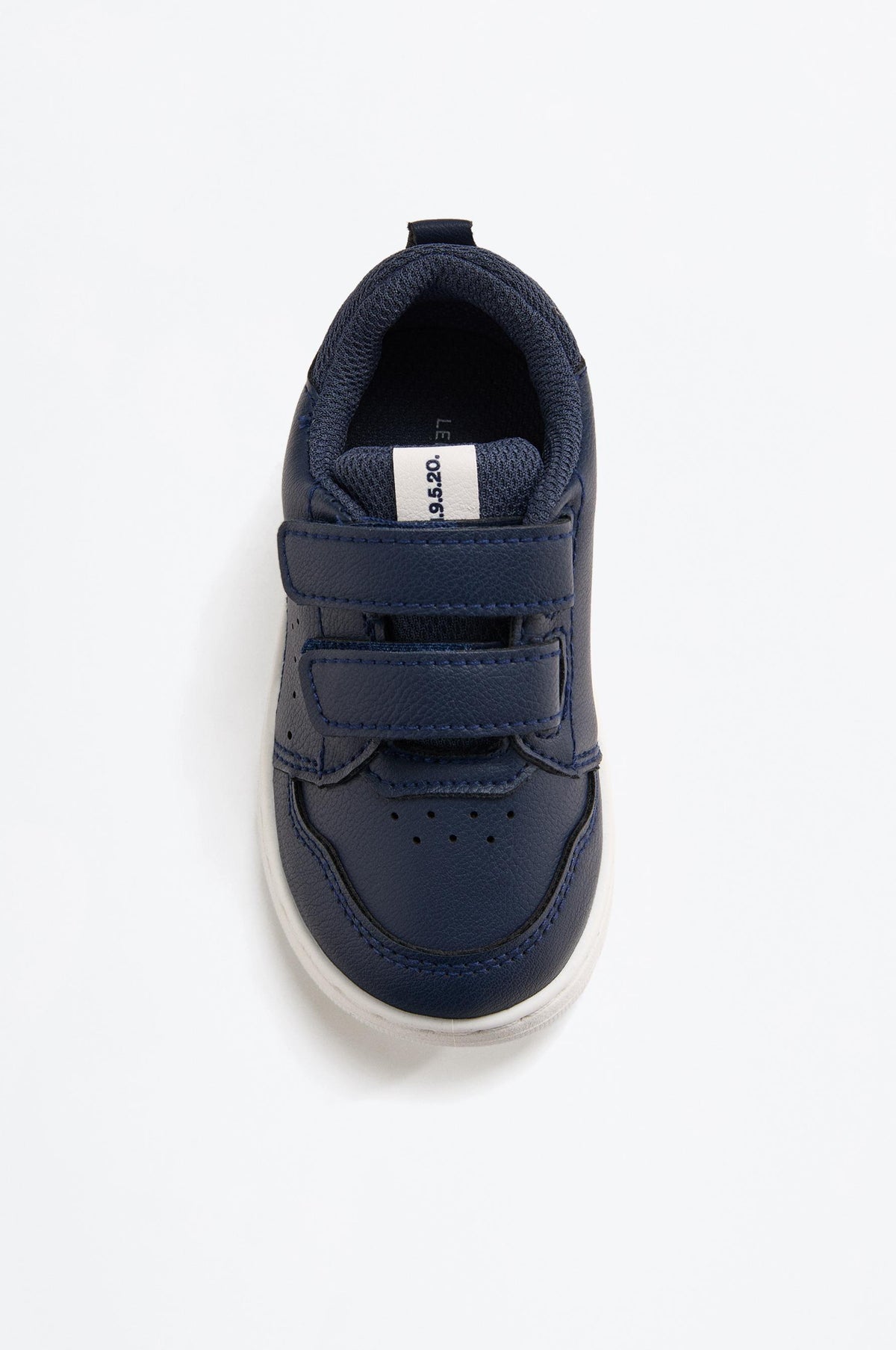 Minimalist athletic shoe
