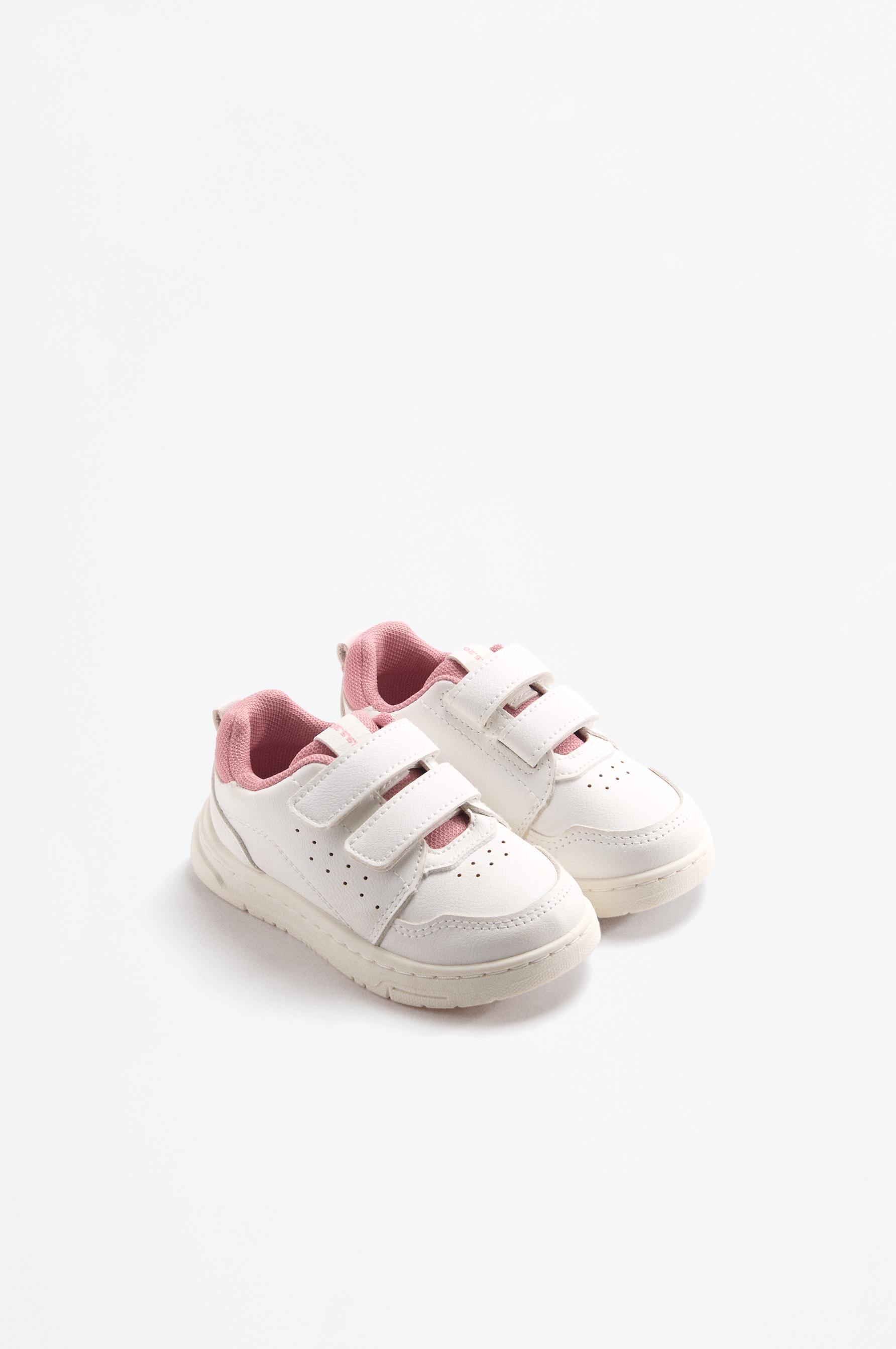 Minimalist athletic shoe