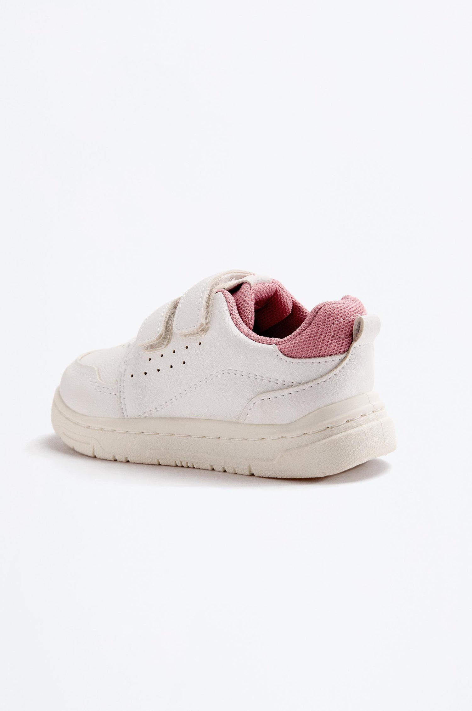 Minimalist athletic shoe