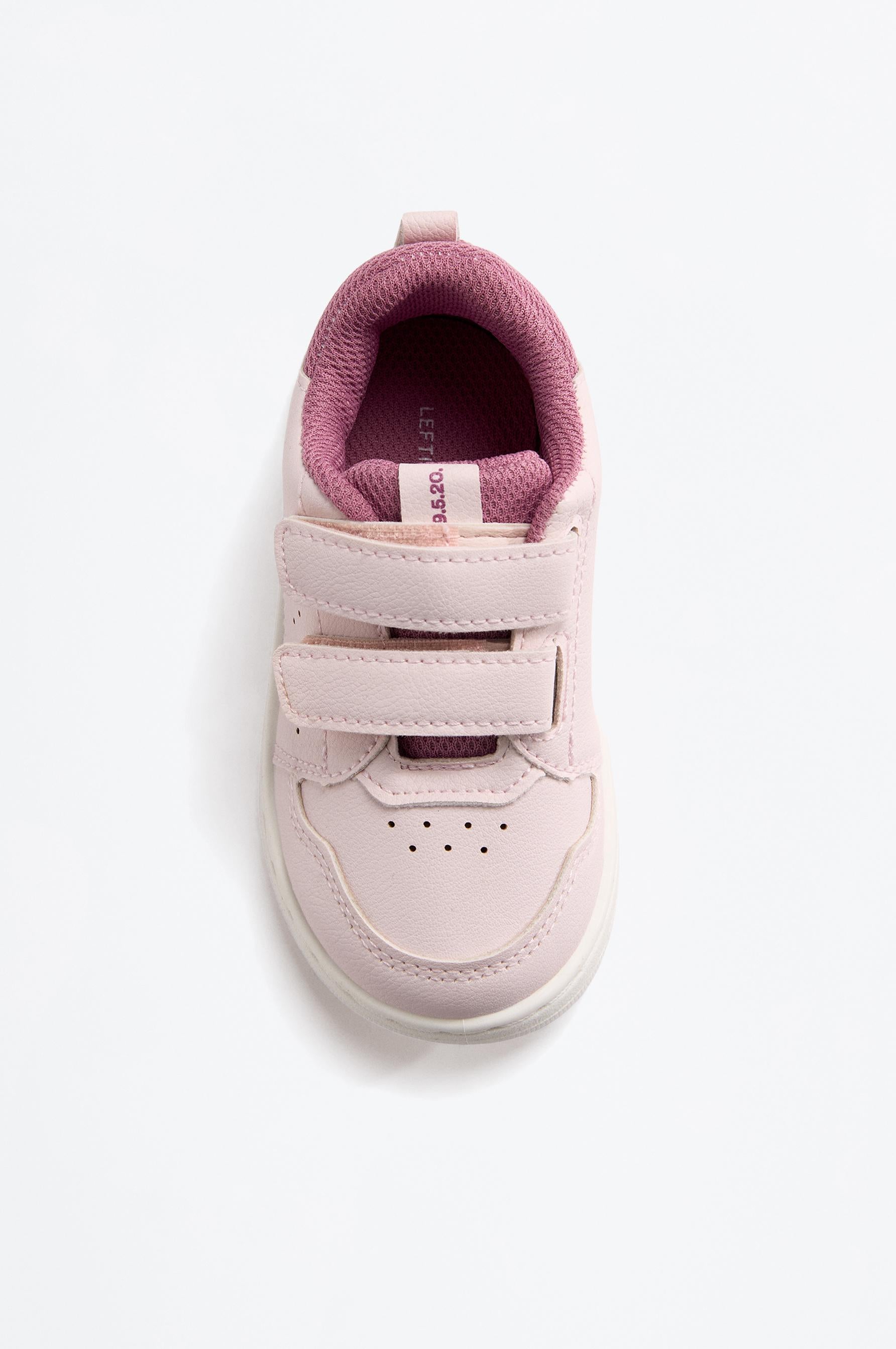 Minimalist athletic shoe