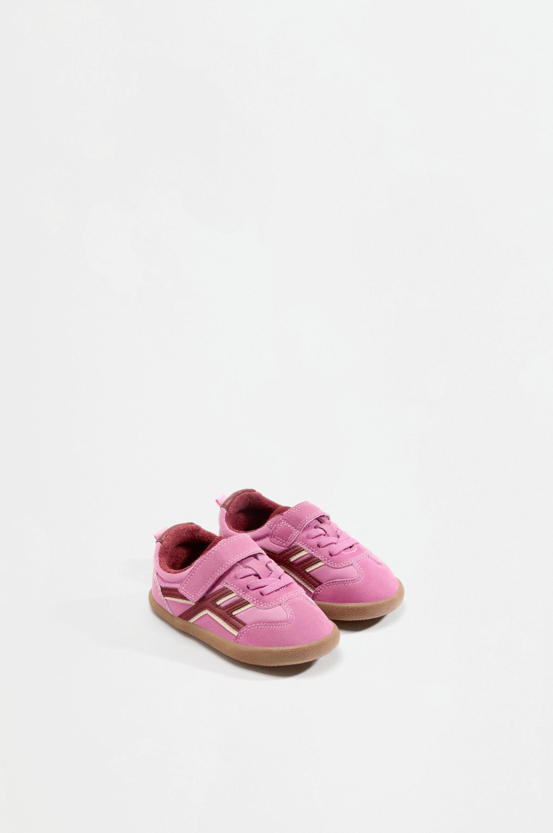 Mixed-material barefoot sneakers