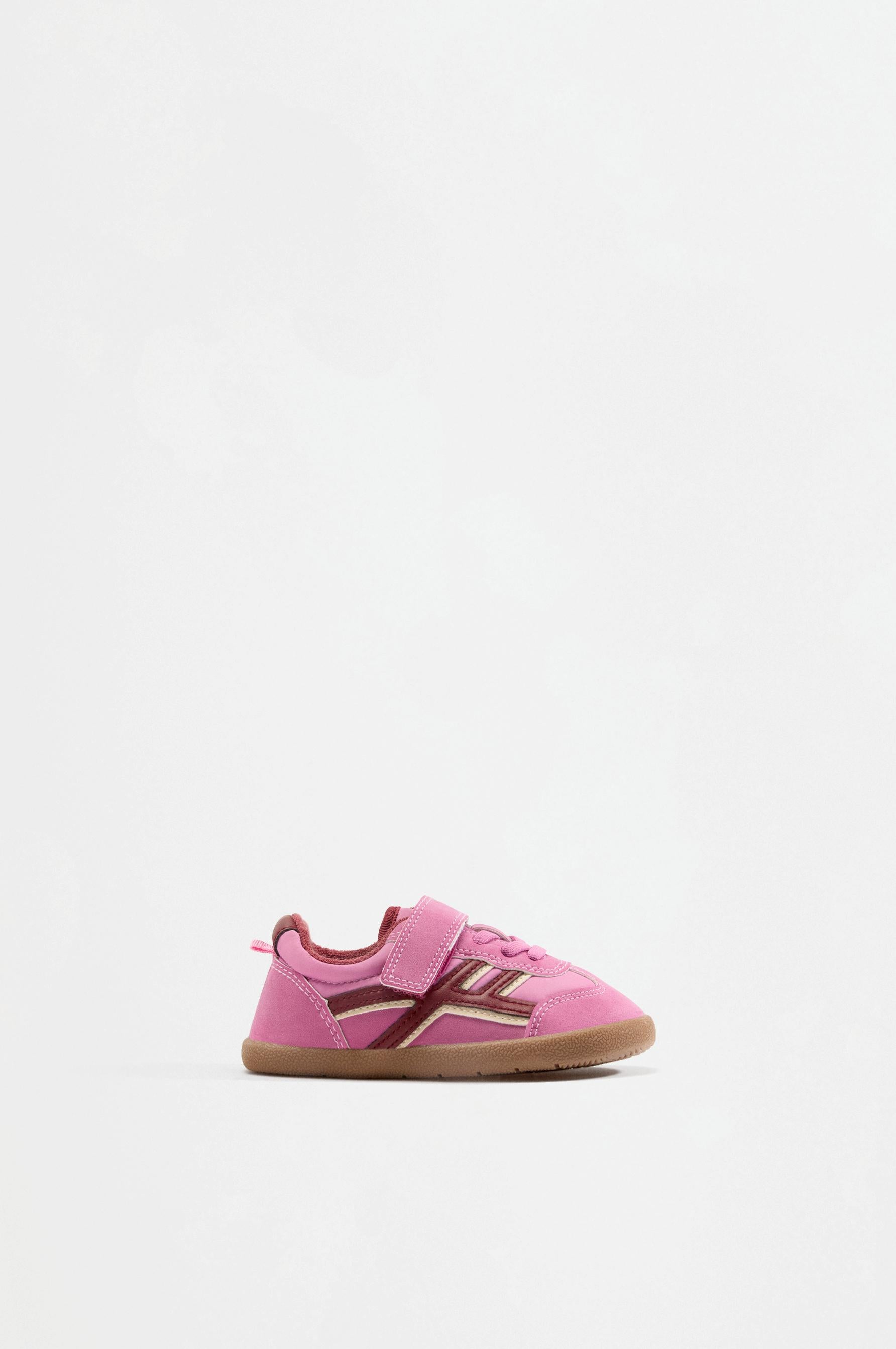 Mixed-material barefoot sneakers