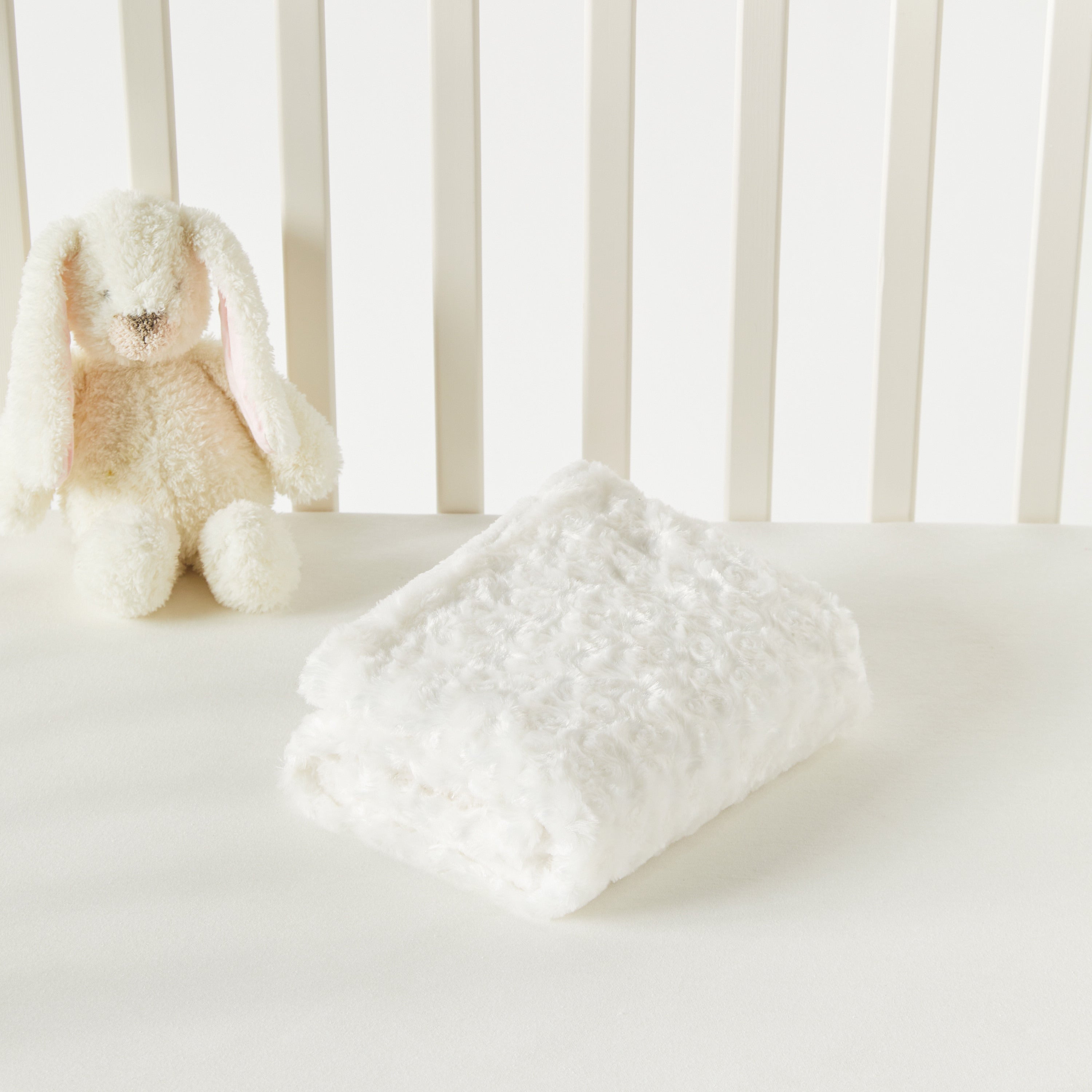 Juniors Swirl Textured Blanket - 76x76 cms