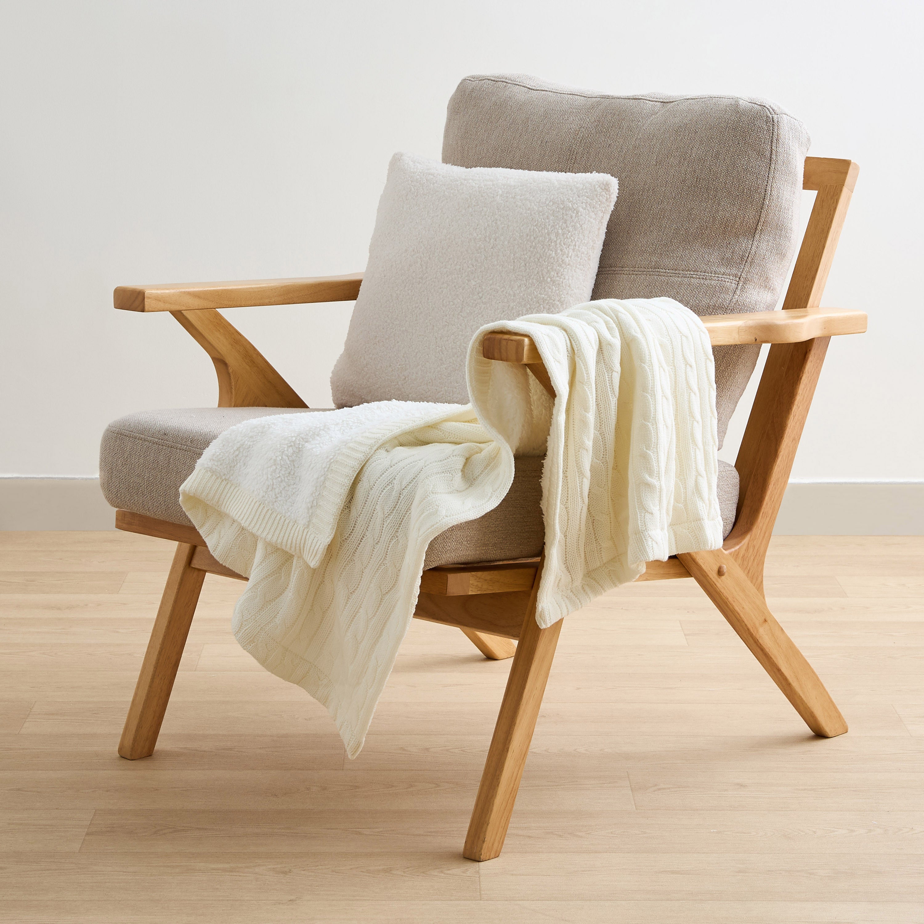 Juniors Knitted Sherpa Blanket - 76x100 cms