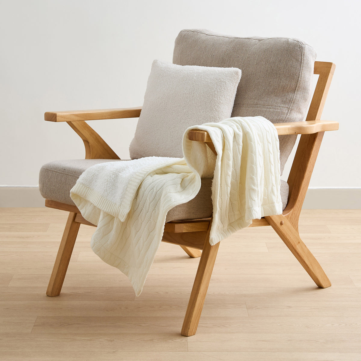 Juniors Knitted Sherpa Blanket - 76x100 cms