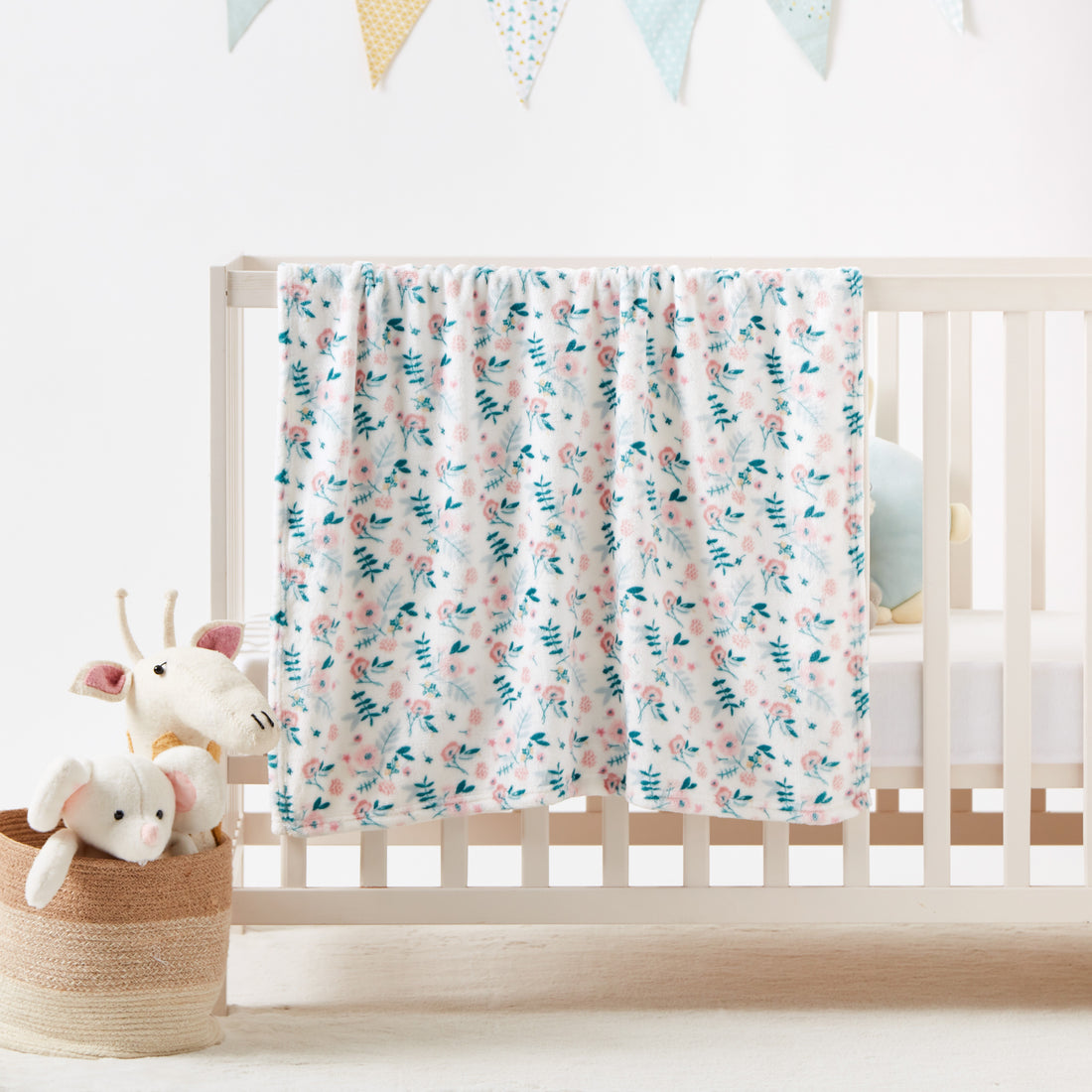 Juniors Floral Print Fleece Blanket - 75x100 cms - HomeBabyNurseryBlankets &amp; SwaddlesBlankets &amp; Quilts