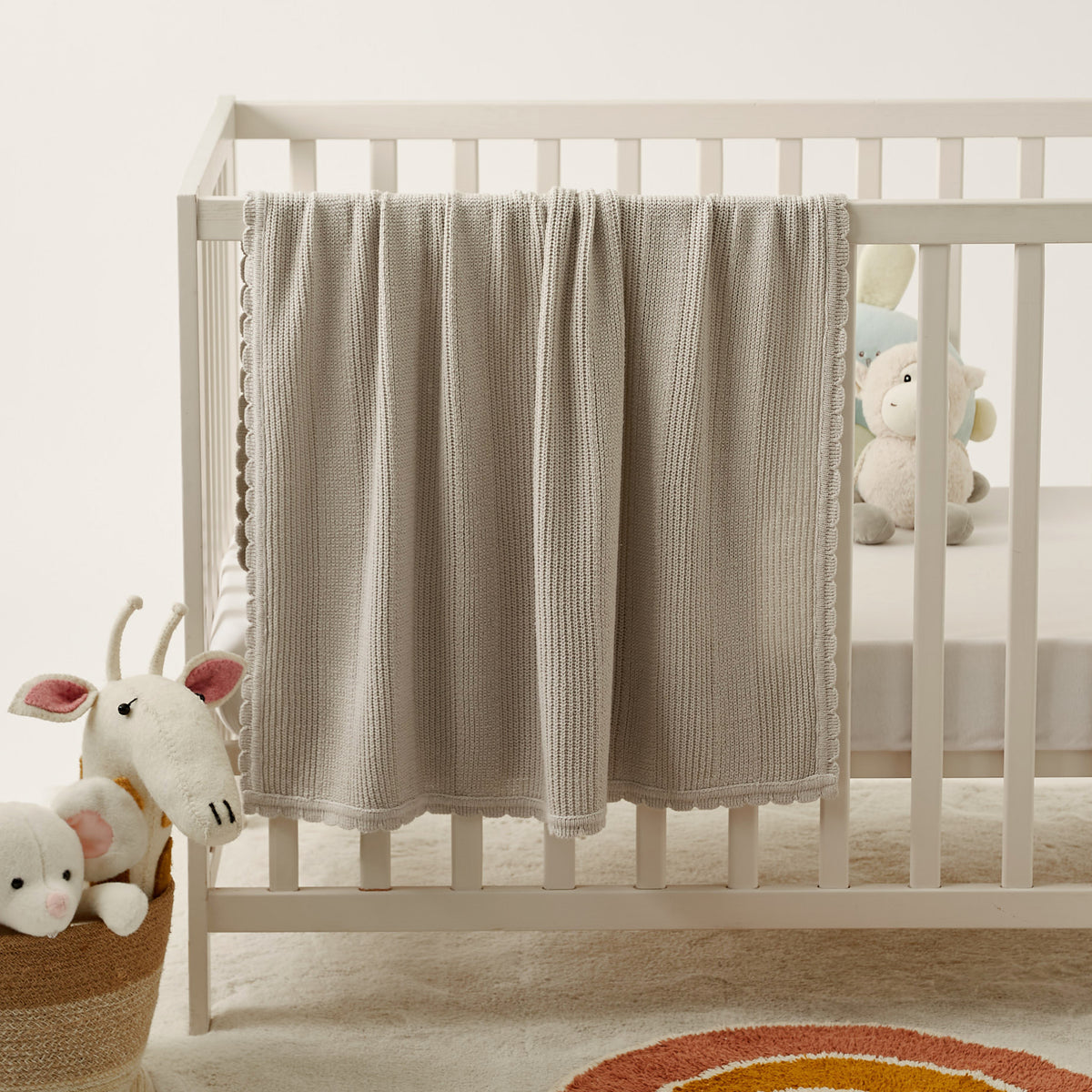 Juniors Knitted Blanket with Scallop Hem - 81x107 cms