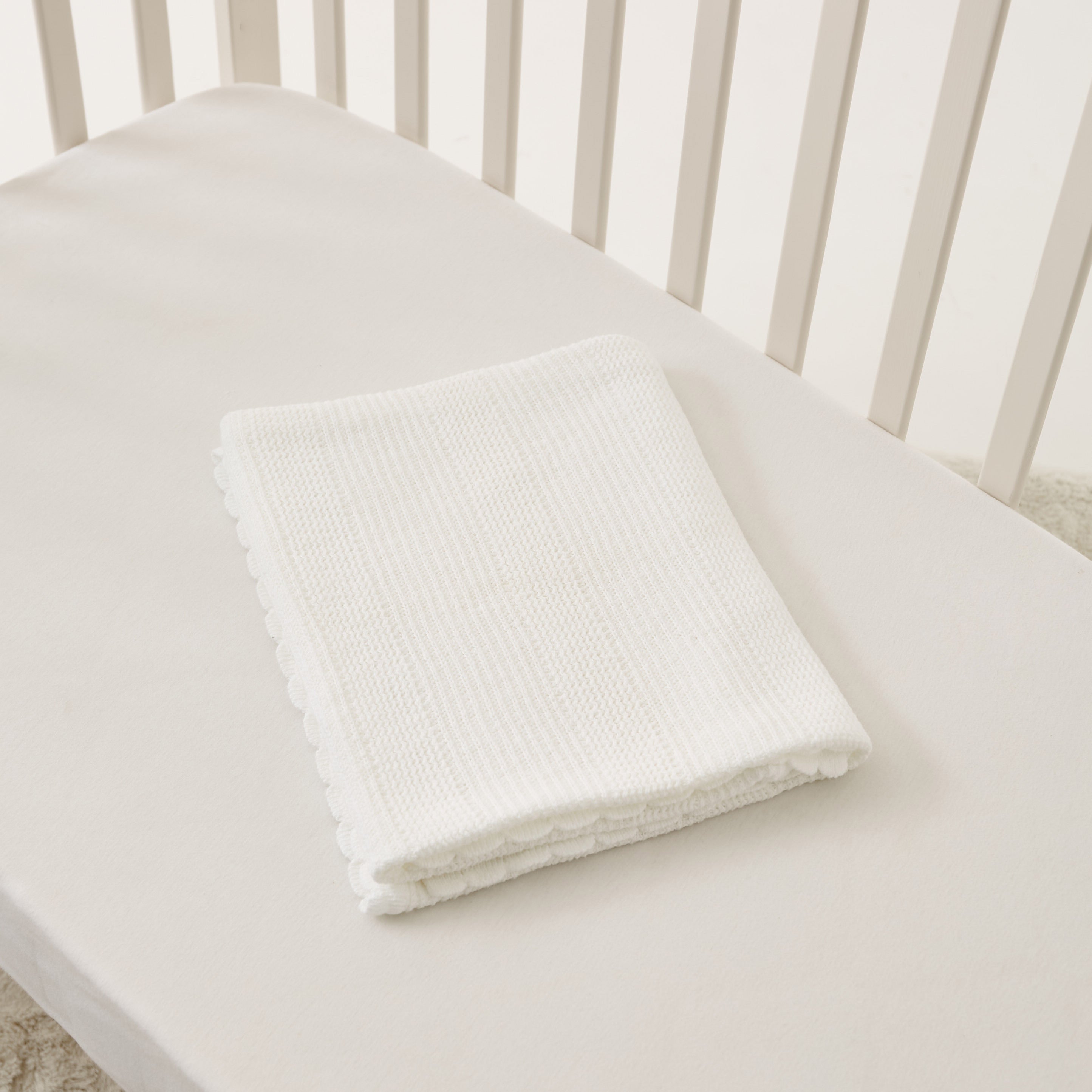Juniors Knitted Blanket with Scallop Hem - 81x107 cms