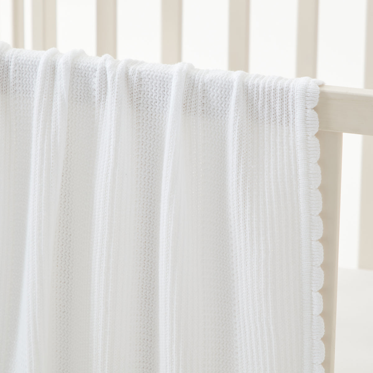 Juniors Knitted Blanket with Scallop Hem - 81x107 cms