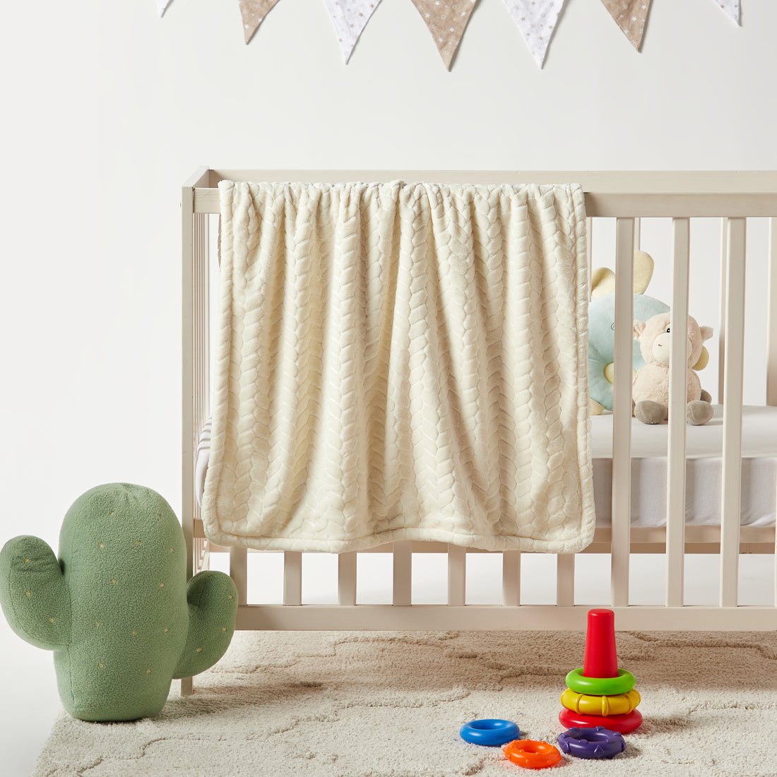 Juniors Textured Flannel Blanket - 76x102 cm - HomeBabyNurseryBlankets &amp; SwaddlesBlankets &amp; Quilts