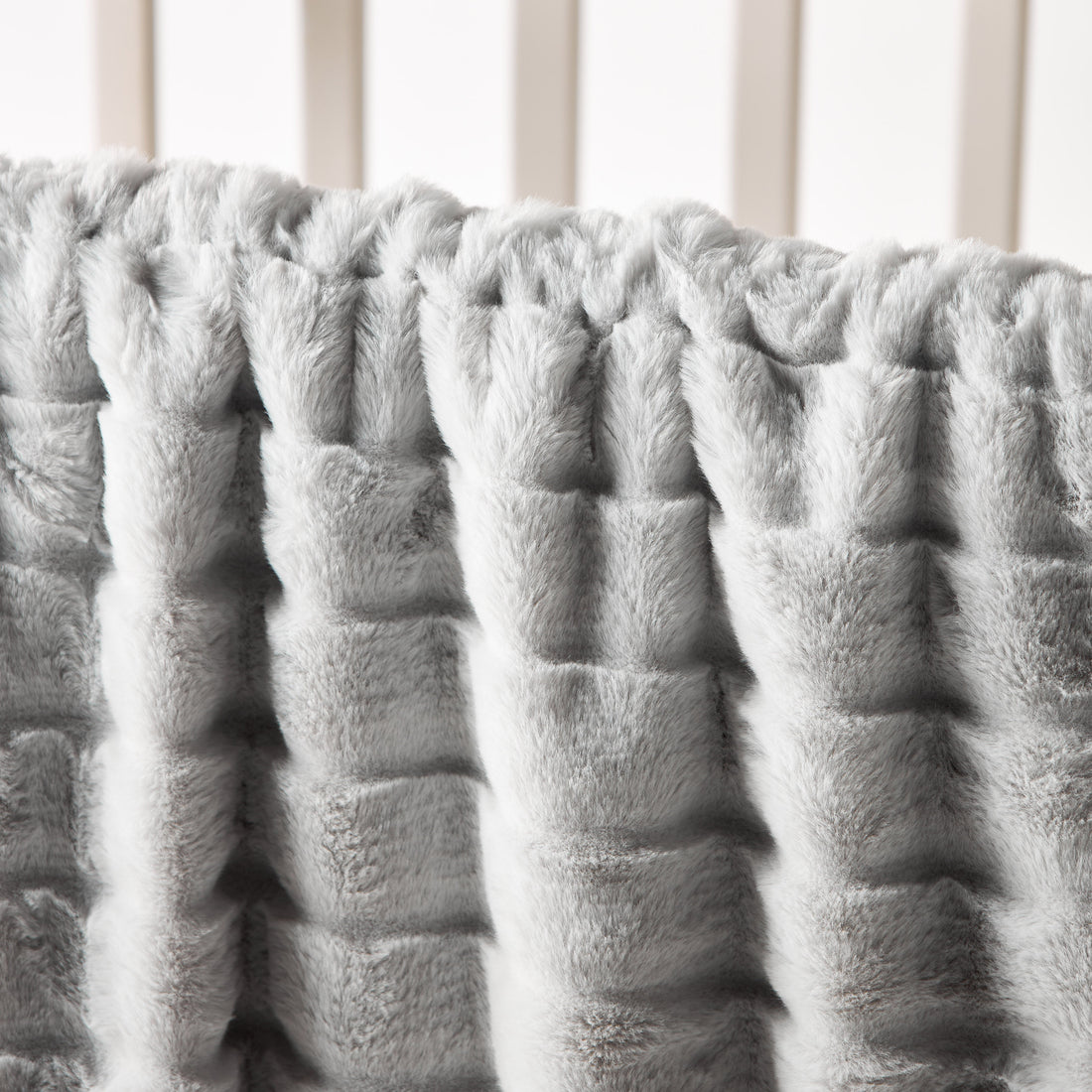 Juniors Ribbed Faux Fur Blanket - 100x127 cms