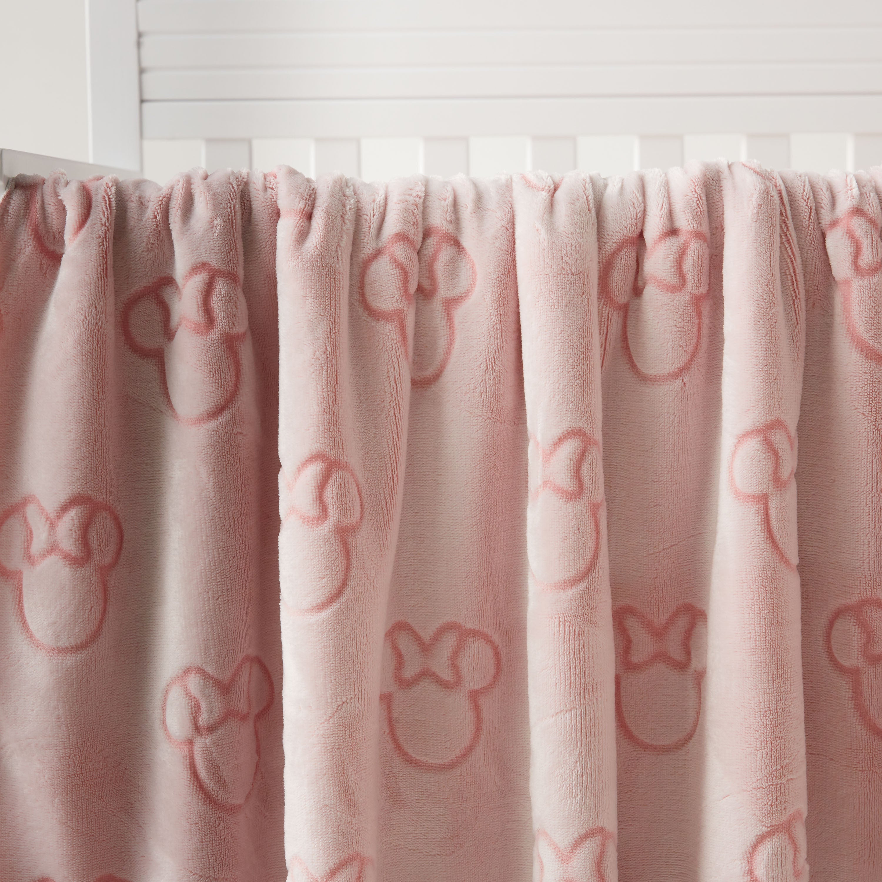 Disney Minnie Mouse Detail Flannel Fleece Blanket - 120x140 cm