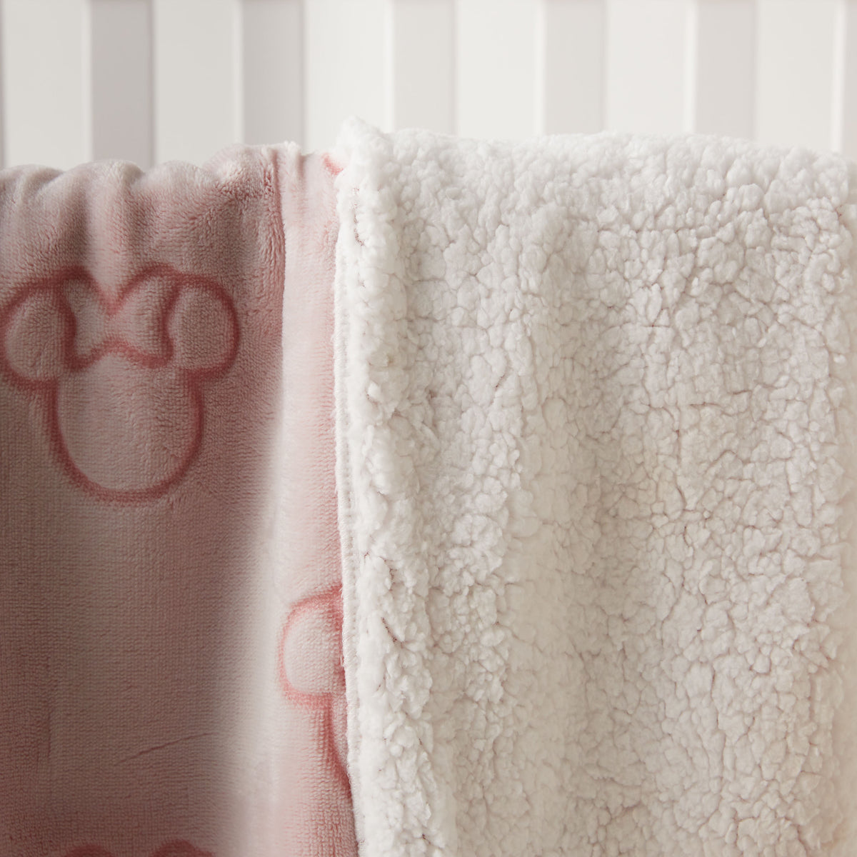 Disney Minnie Mouse Detail Flannel Fleece Blanket - 120x140 cm