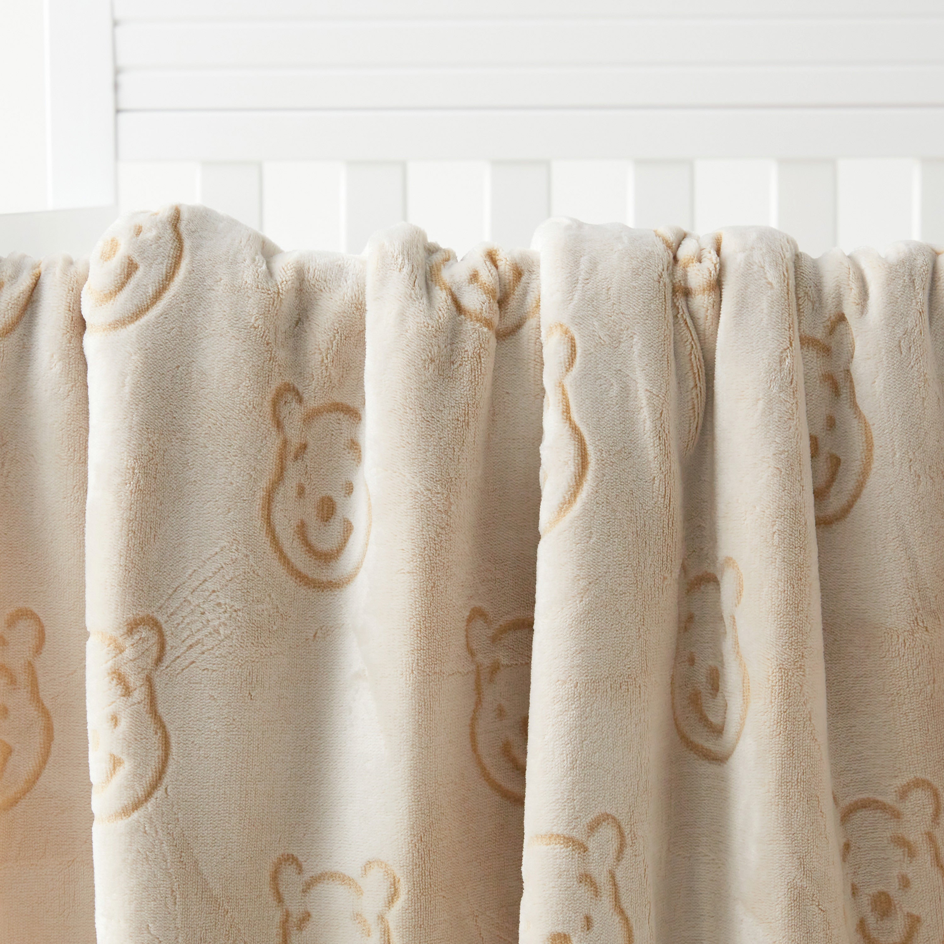 Disney Winnie-the-Pooh Detail Flannel Fleece Blanket - 120x140 cm