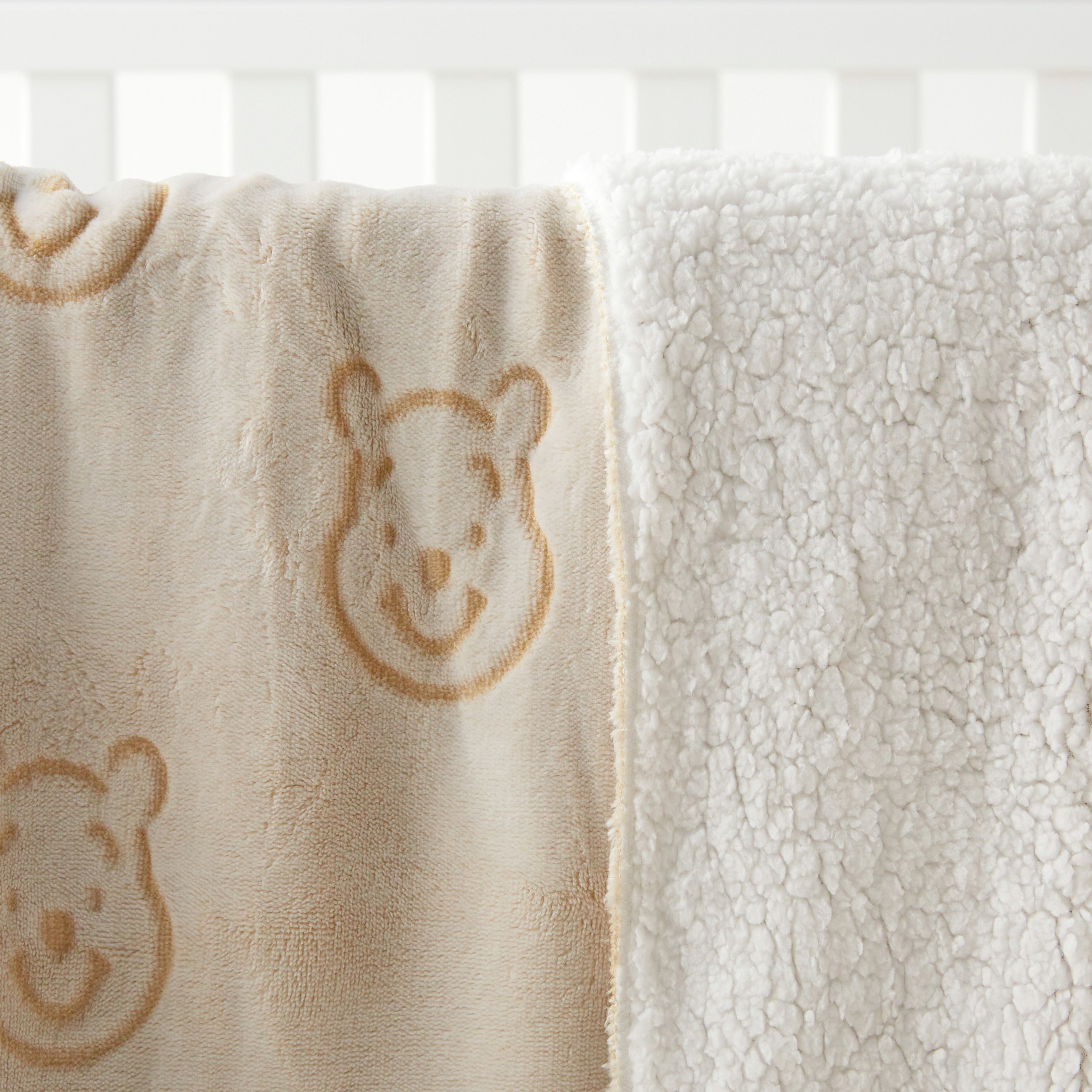Disney Winnie-the-Pooh Detail Flannel Fleece Blanket - 120x140 cm