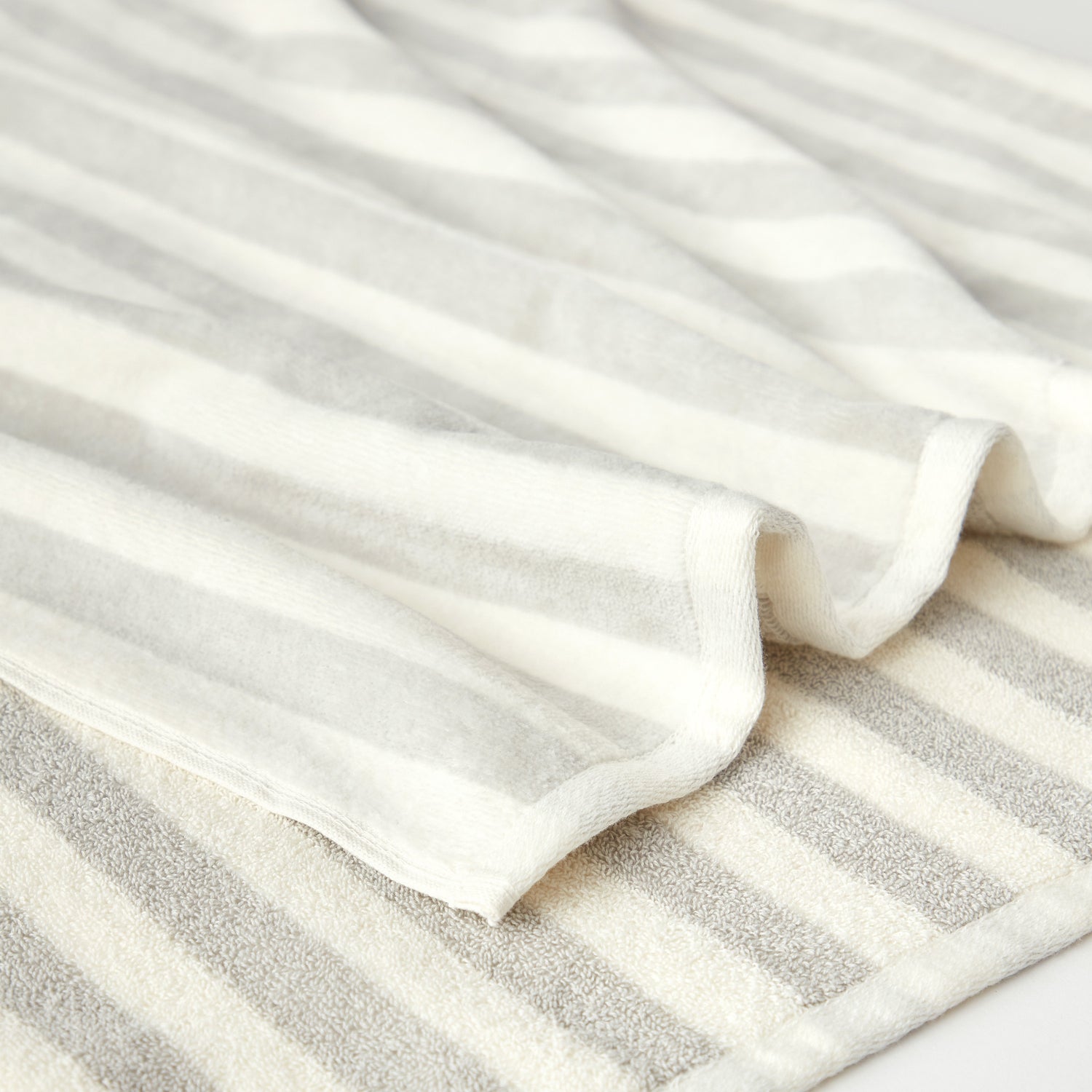 Juniors Striped Bath Towel - 70x140 cm