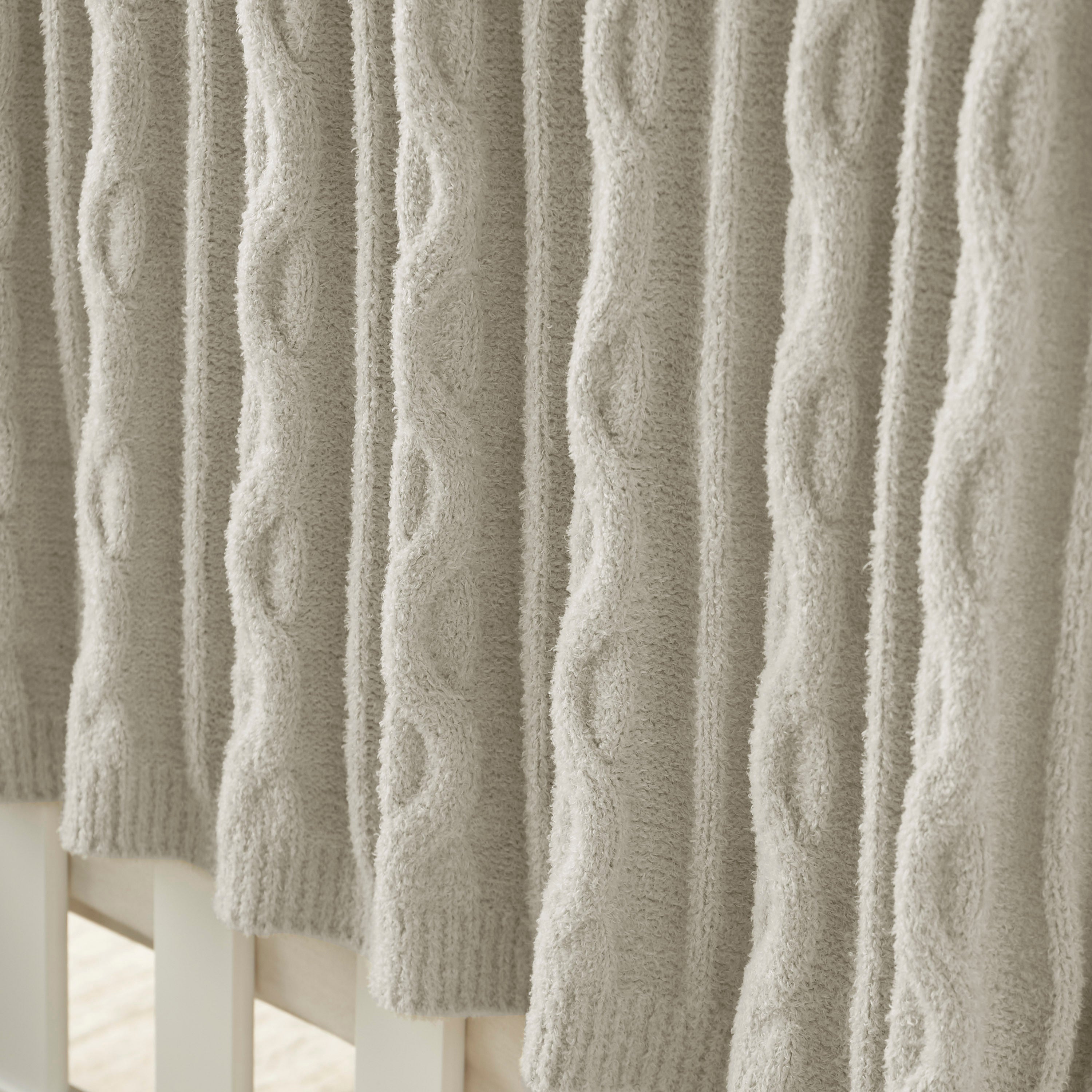 Giggles Cable Knitted Throw - 80x100 cm