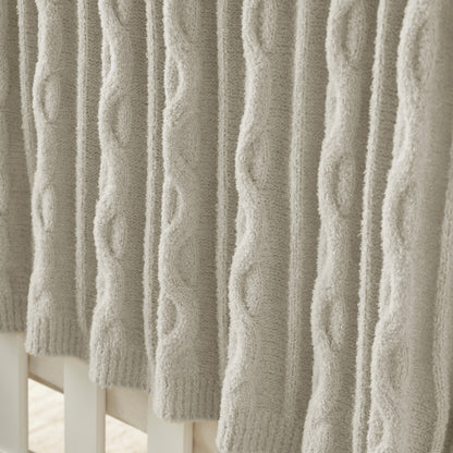 Giggles Cable Knitted Throw - 80x100 cm