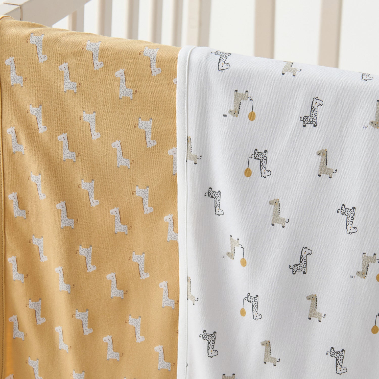 Juniors Giraffe Print 2-Piece Receiving Blanket Set - 70x70 cm