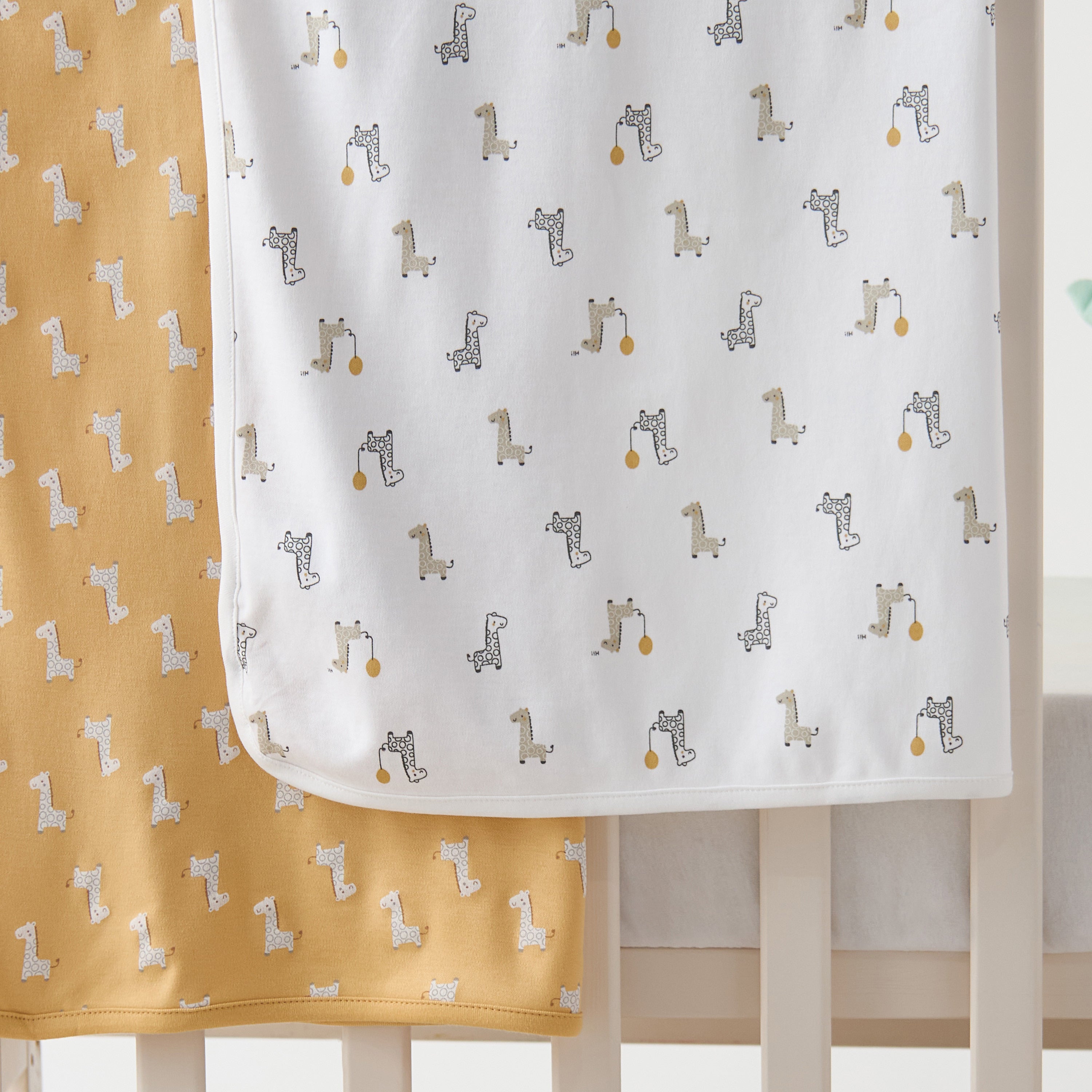 Juniors Giraffe Print 2-Piece Receiving Blanket Set - 70x70 cm