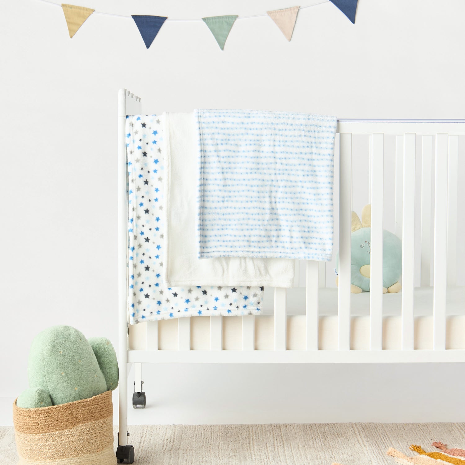 Juniors 3-Piece Assorted Fleece Raschel Blanket Set - 76x102 cm - HomeBabyNurseryBlankets &amp; SwaddlesBlankets &amp; Quilts
