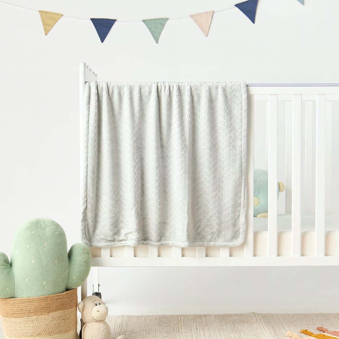 Juniors Textured Flannel Raschel Blanket - 76x102 cm - HomeBabyNurseryBlankets &amp; SwaddlesBlankets &amp; Quilts