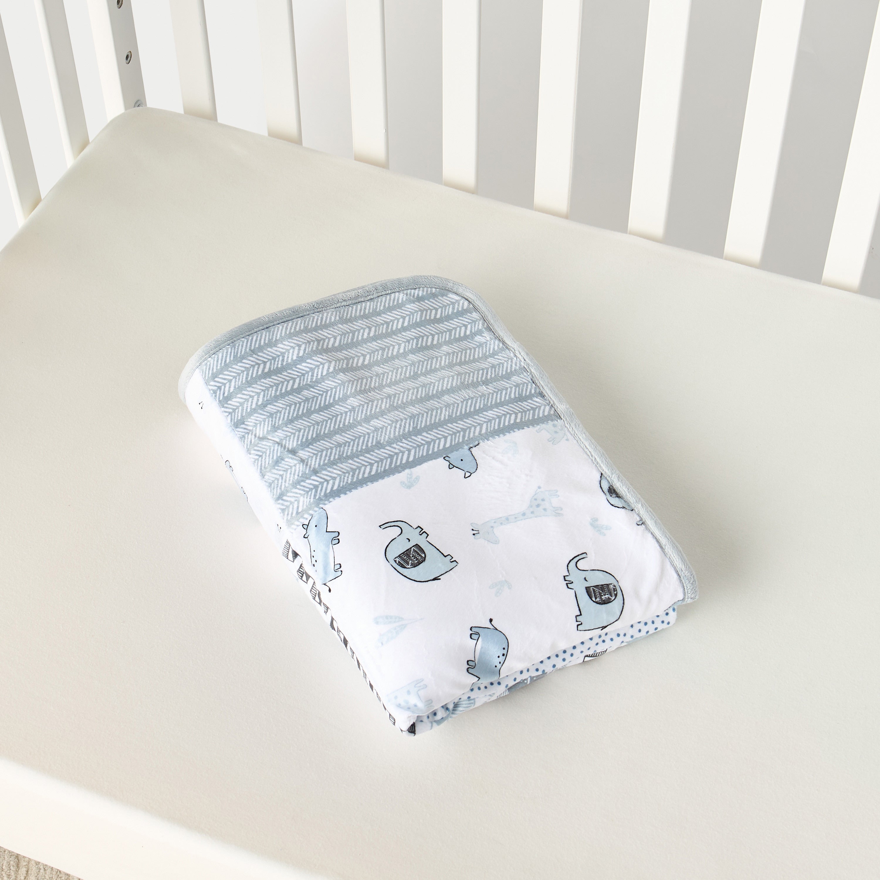 Juniors Patchwork Print Sherpa Raschel Blanket - 76x102 cm