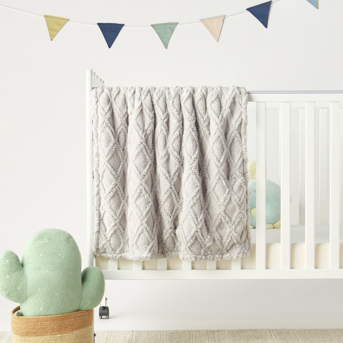 Juniors Textured Raschel Blanket - 76x102 cm - HomeBabyNurseryBlankets &amp; SwaddlesBlankets &amp; Quilts
