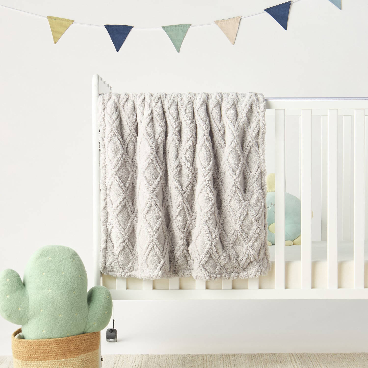 Juniors Textured Raschel Blanket - 76x102 cm - HomeBabyNurseryBlankets &amp; SwaddlesBlankets &amp; Quilts