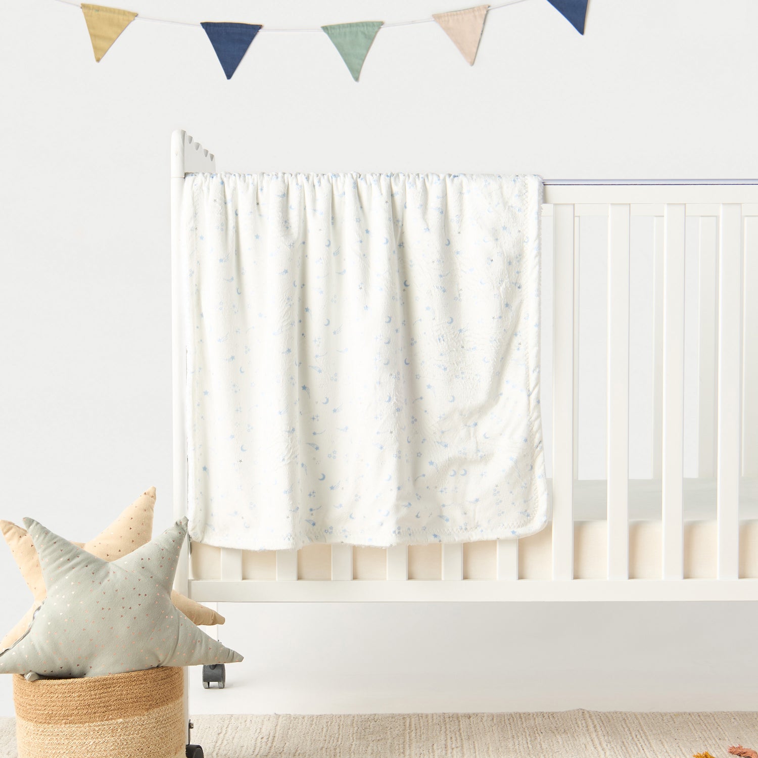 Juniors All-Over Print Velboa Raschel Blanket - 76x102 cm - HomeBabyNurseryBlankets &amp; SwaddlesBlankets &amp; Quilts