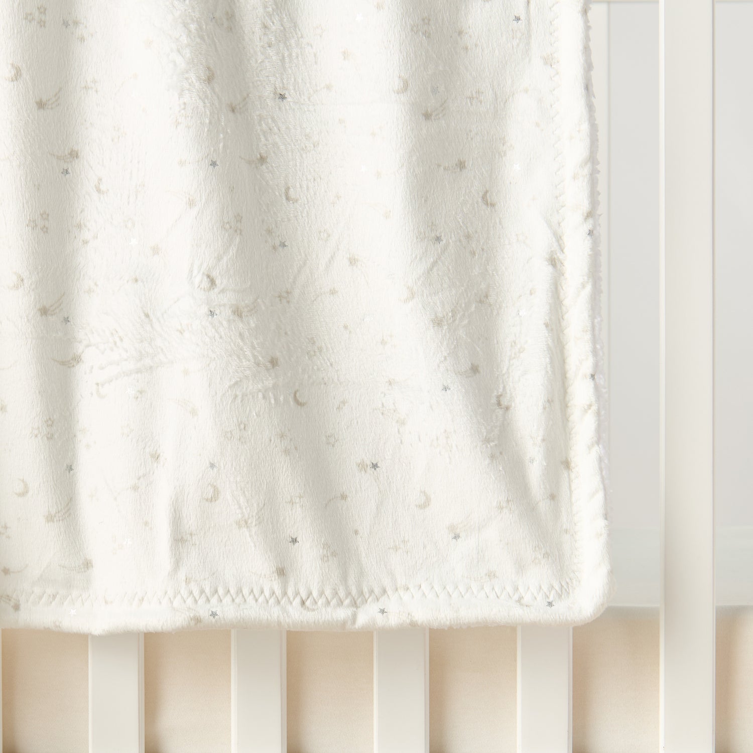 Juniors Printed Velboa Raschel Blanket - 76x102 cm