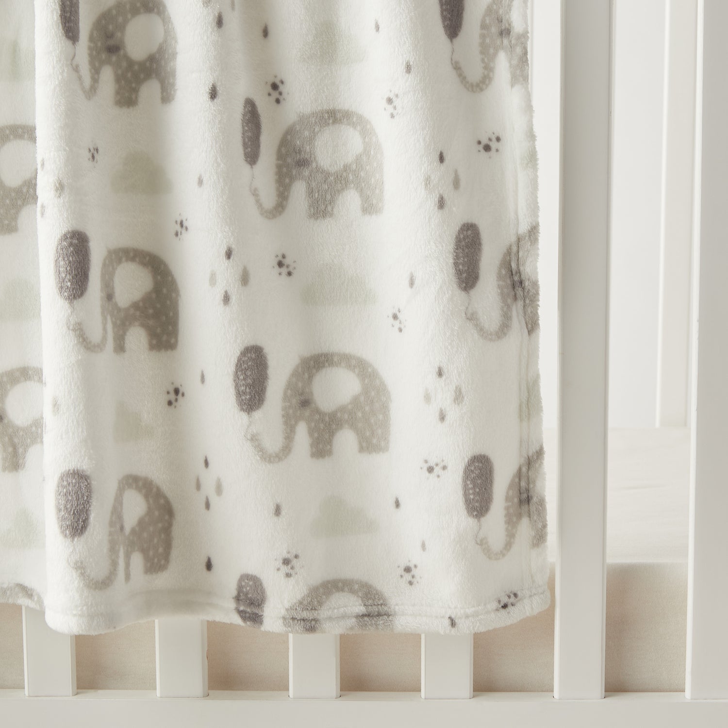 Juniors Elephant Print Coral Fleece Raschel Blanket - 76x102 cm