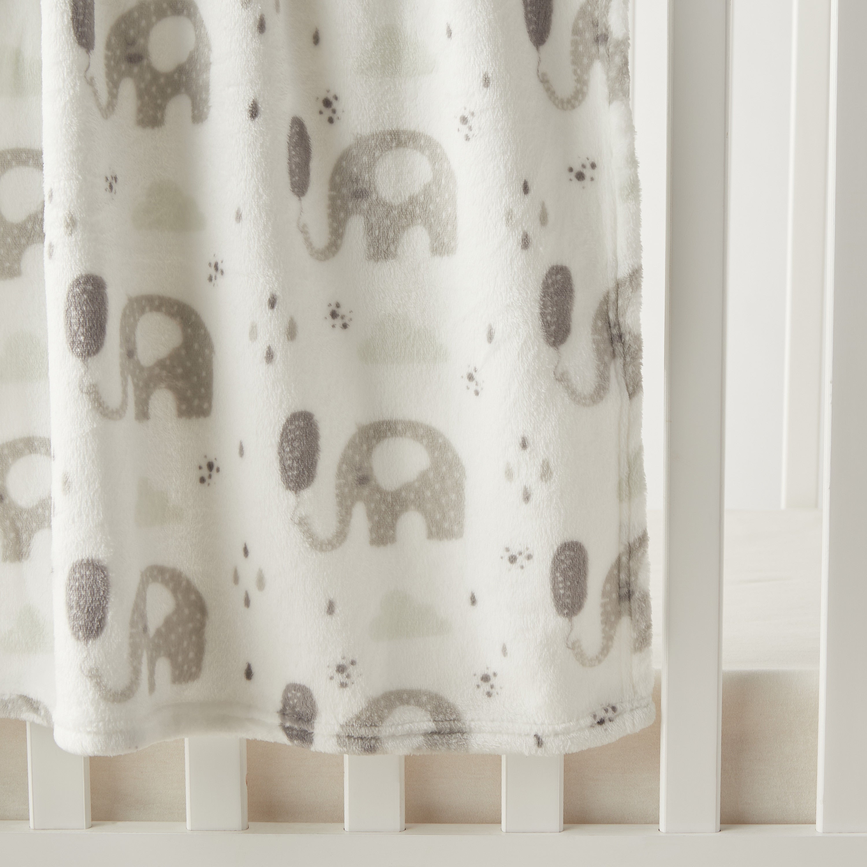 Juniors Elephant Print Coral Fleece Raschel Blanket - 76x102 cm