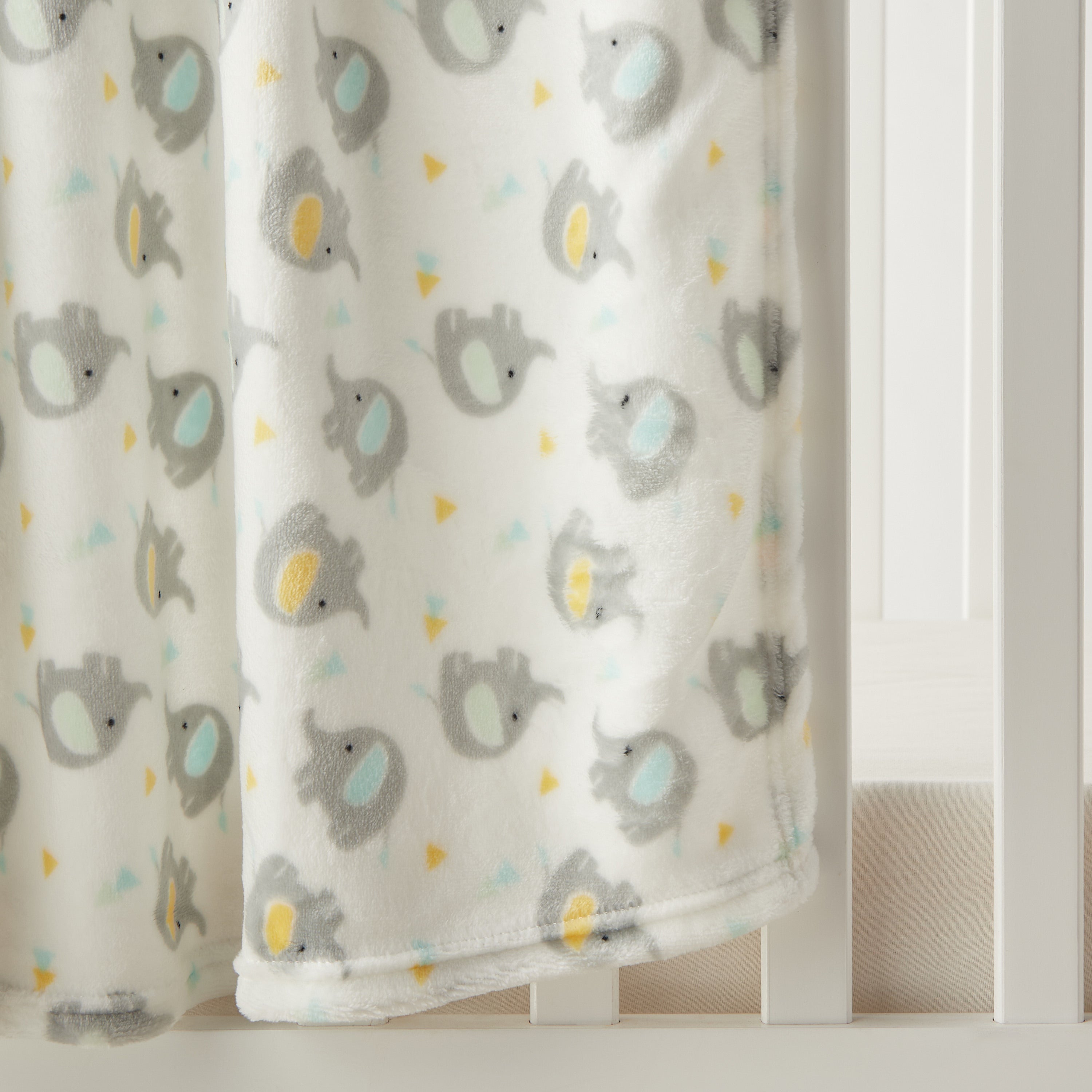 Juniors All-Over Elephant Print Blanket with Soft Toy - 75x90 cm