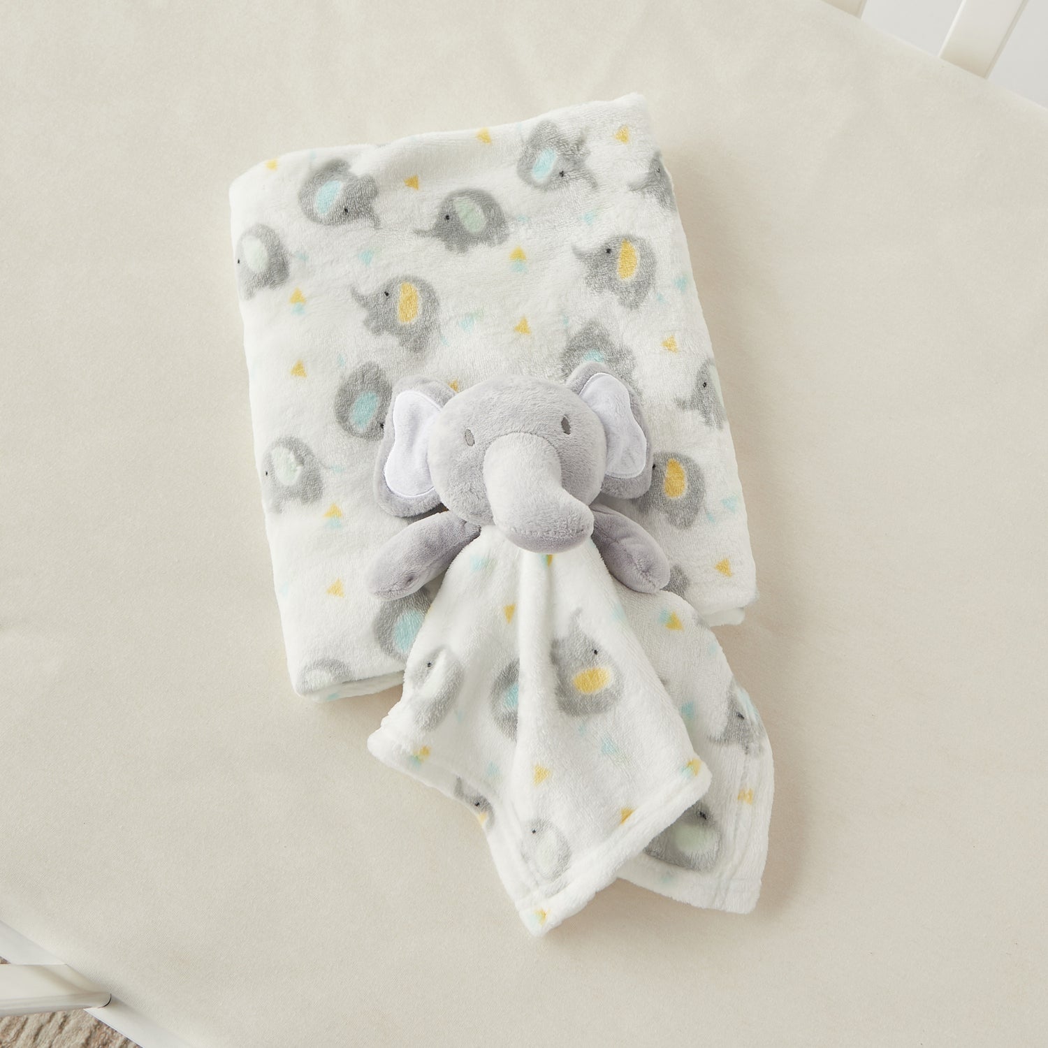 Juniors All-Over Elephant Print Blanket with Soft Toy - 75x90 cm