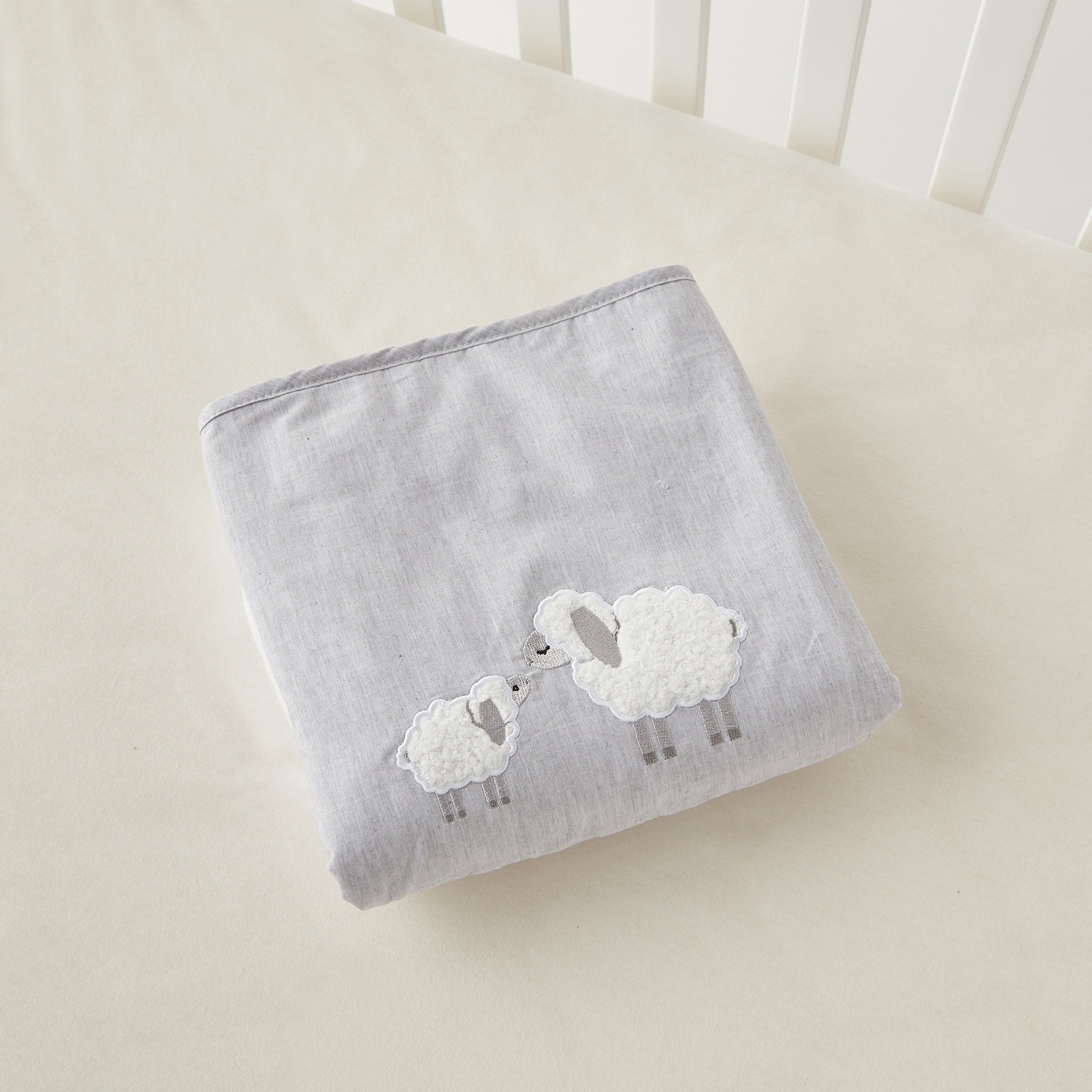 Giggles Sheep Applique Fleece Raschel Blanket