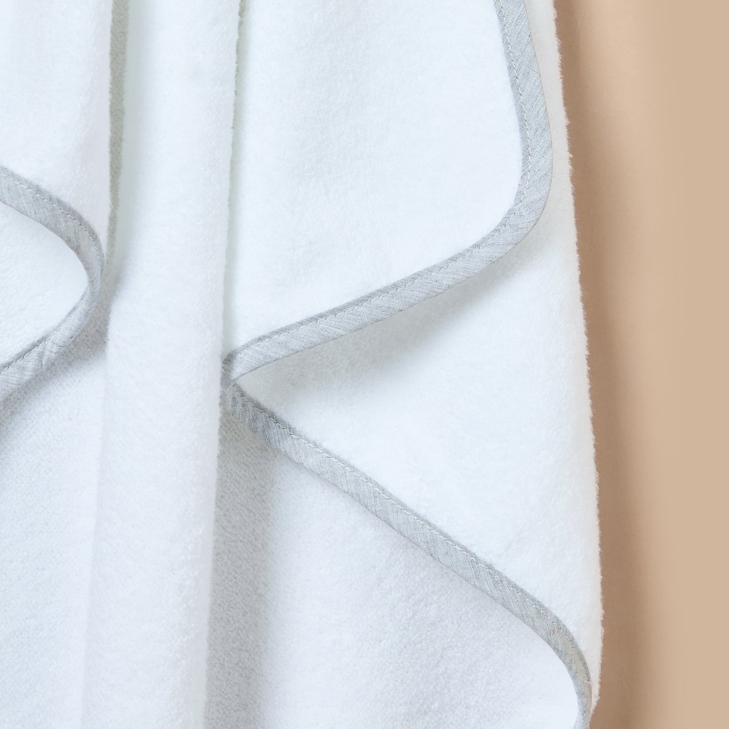 Giggles Coloublock Hooded Towel - 75x75 cm