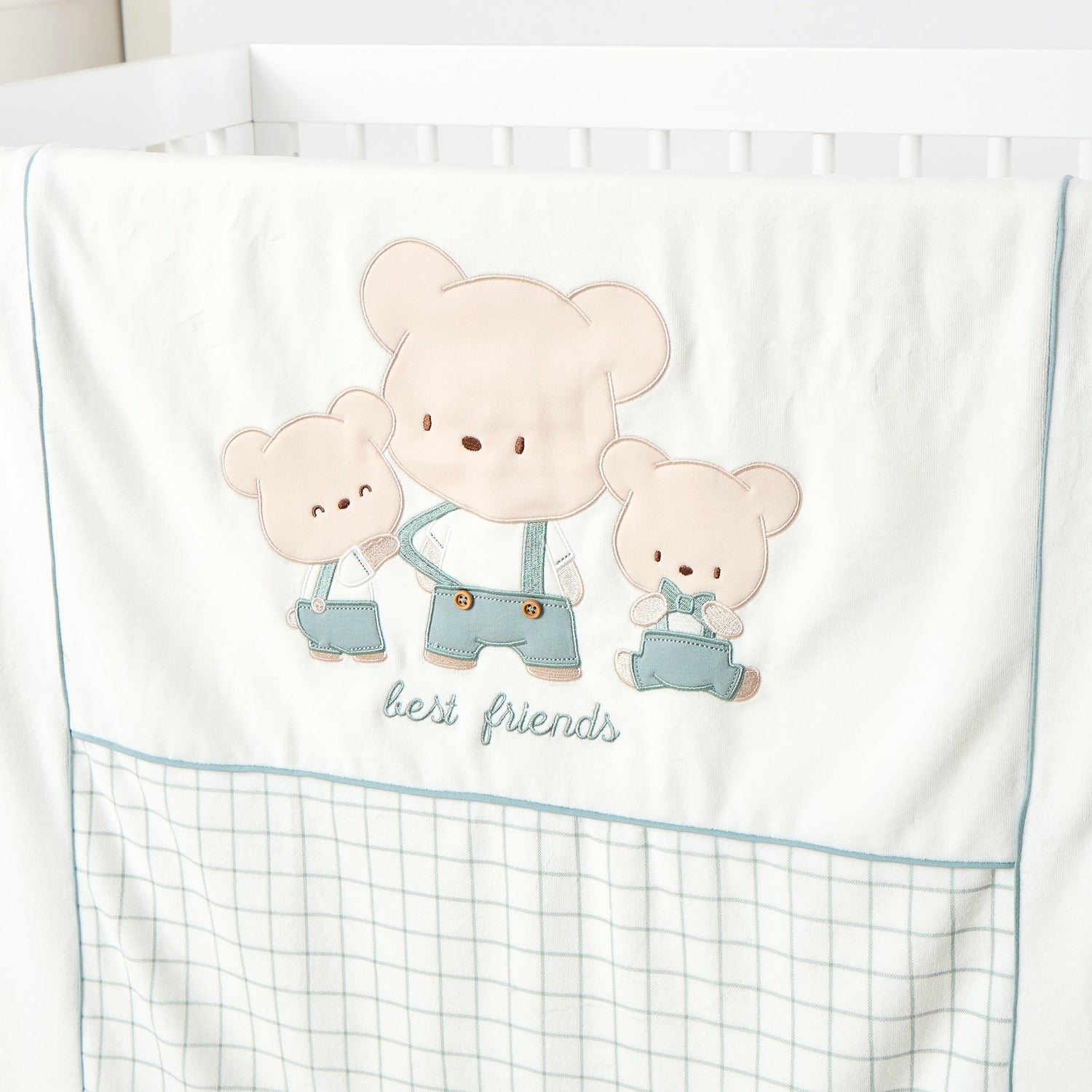 Juniors Applique Detail Raschel Blanket - 76x100 cm