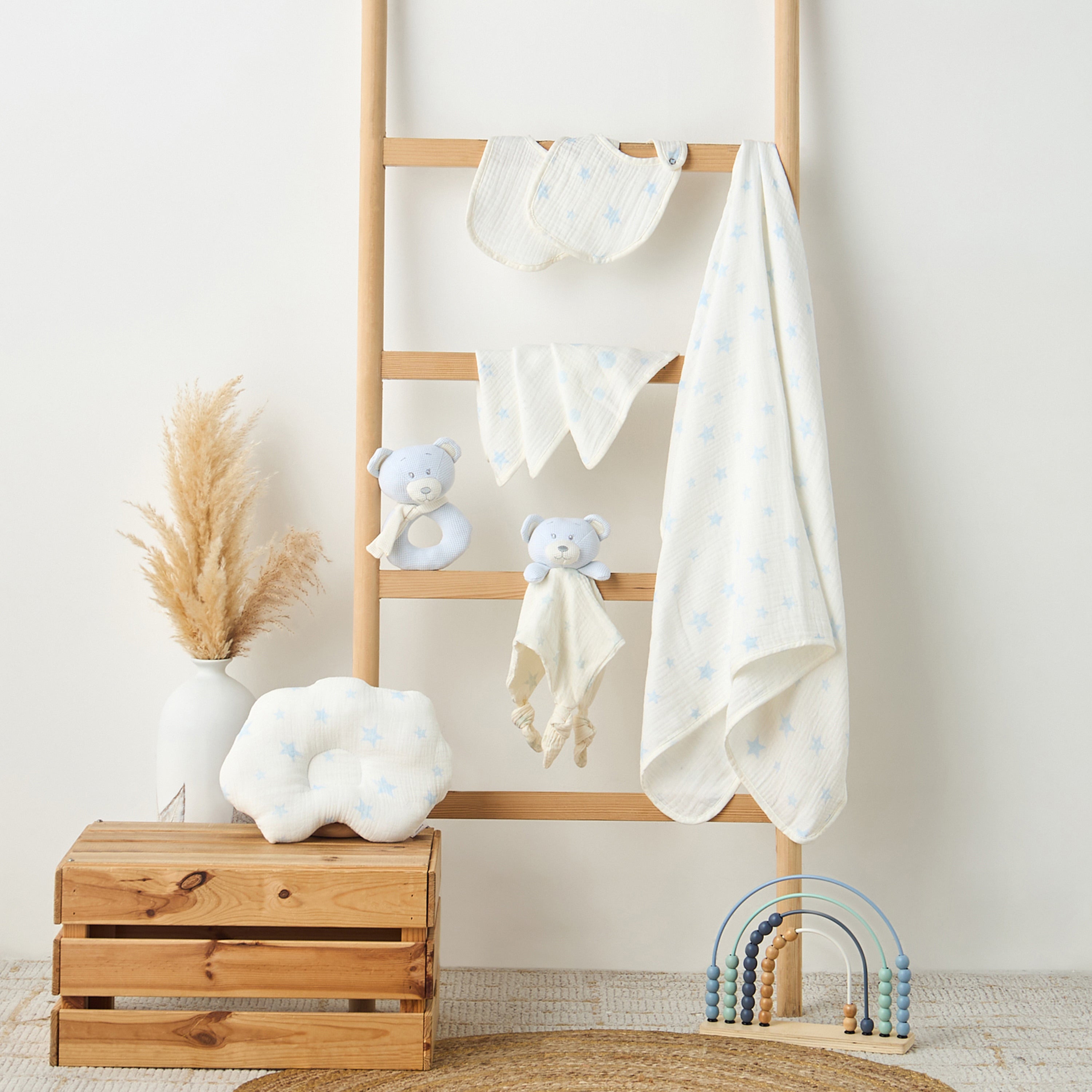 Pack of 9 Juniors Blanket Gift Set