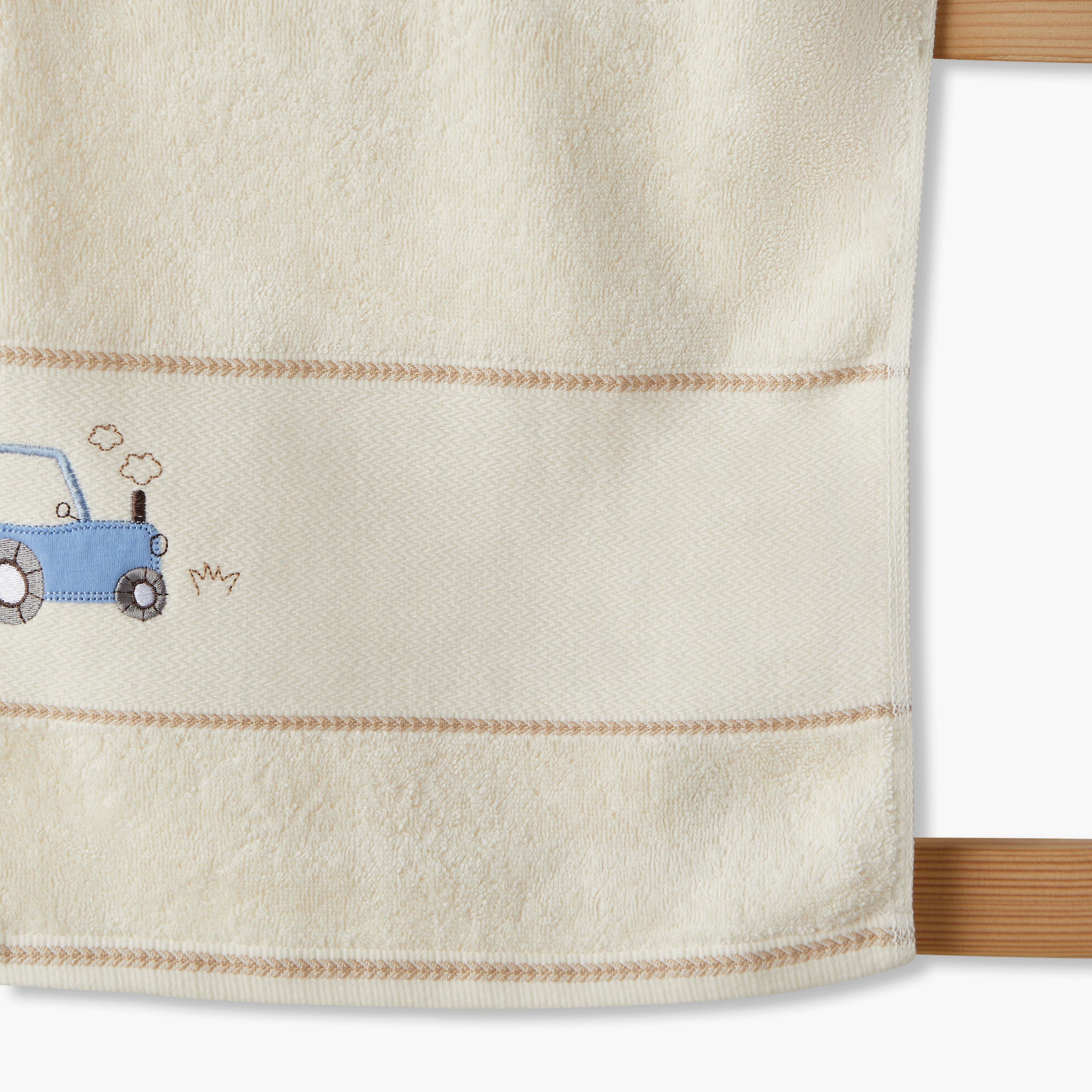 Juniors 120x60 Baby Towel with Farmhouse Embroidery