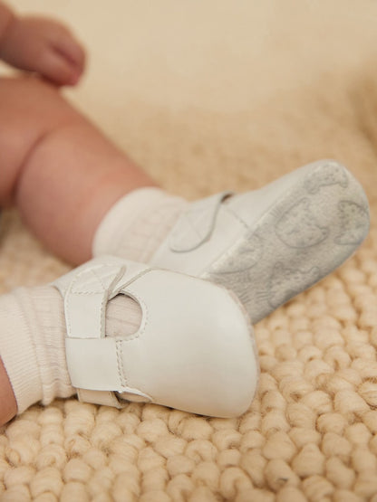 White T-Bar Baby Shoes (0-2mths)